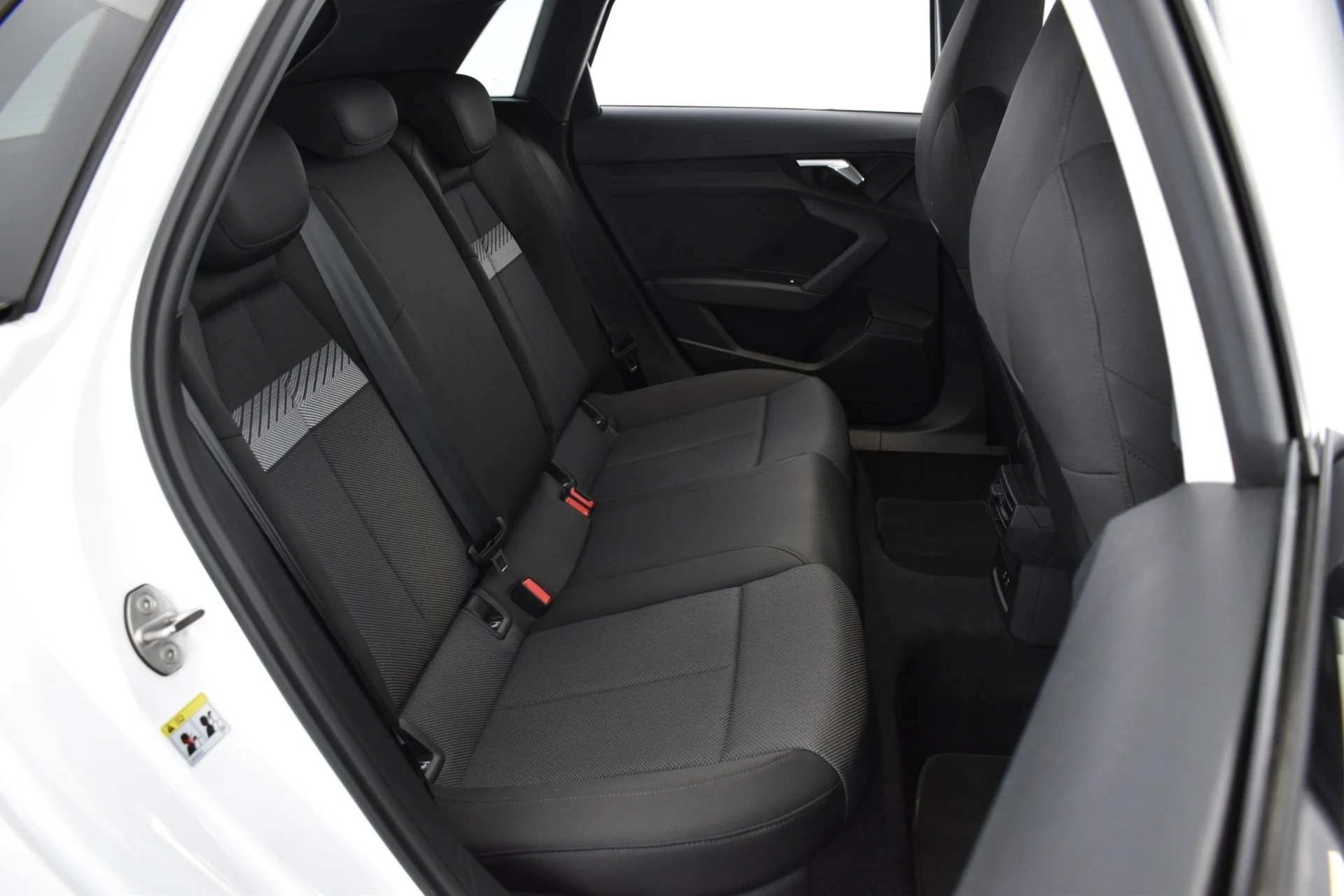 Car Image - 2f2zOgoGuGCfpjHdgXlS4b
