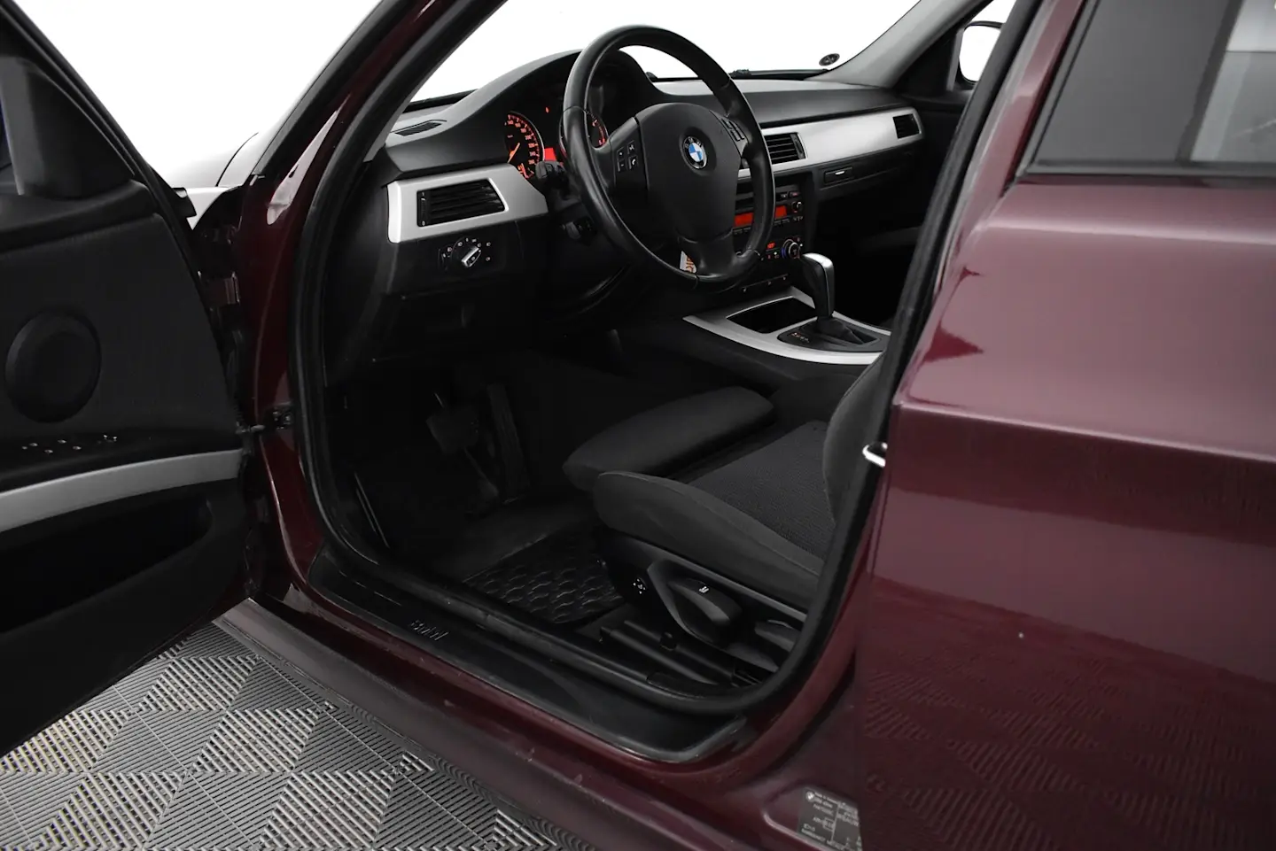 Car Image - 74FhVYJsfVPJCMUZi8FtVy