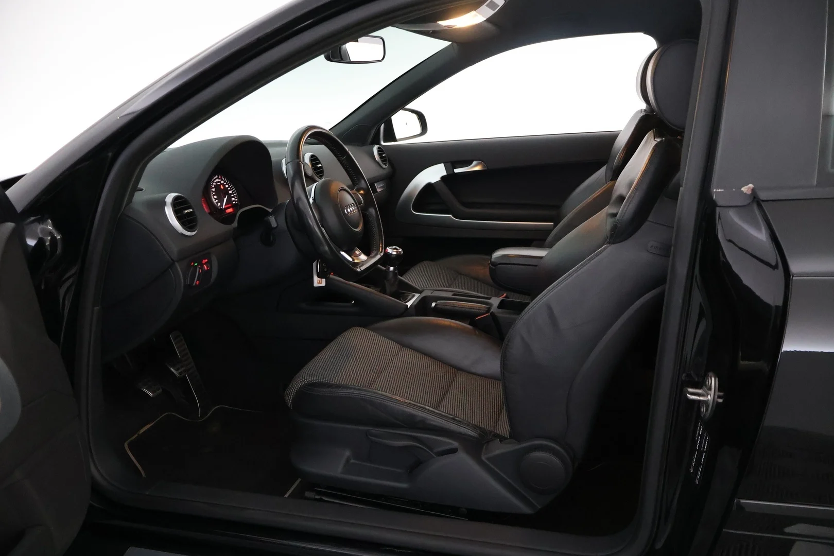 Car Image - 6emSkFMTEPehjv7Fur8AT8