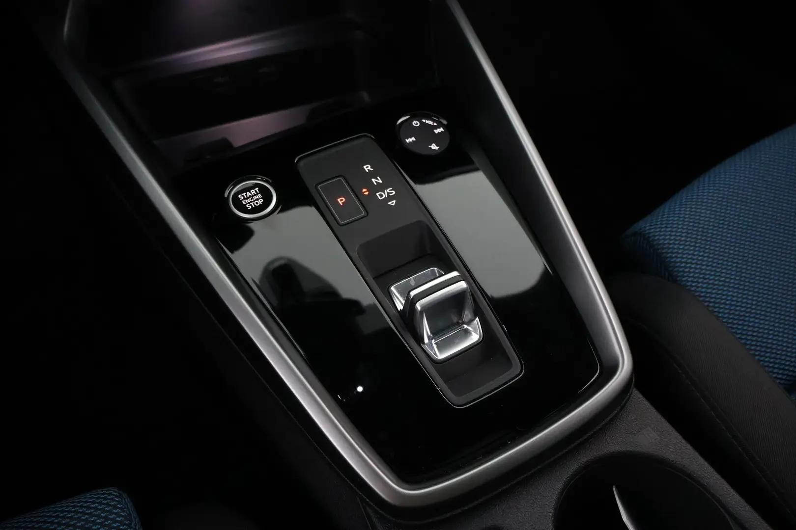 Car Image - 1LomsUUQURUHdsPwGOg7VA