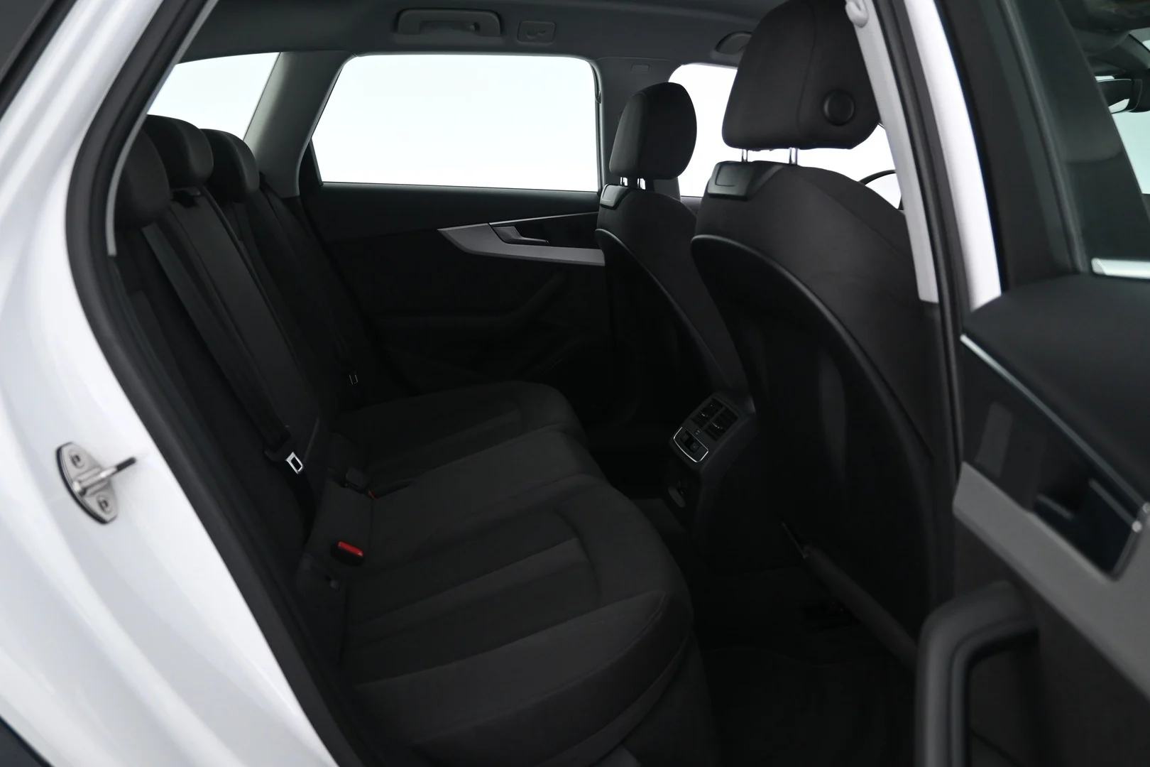 Car Image - 4Sk2l5YsqCTsvWcur196Ix