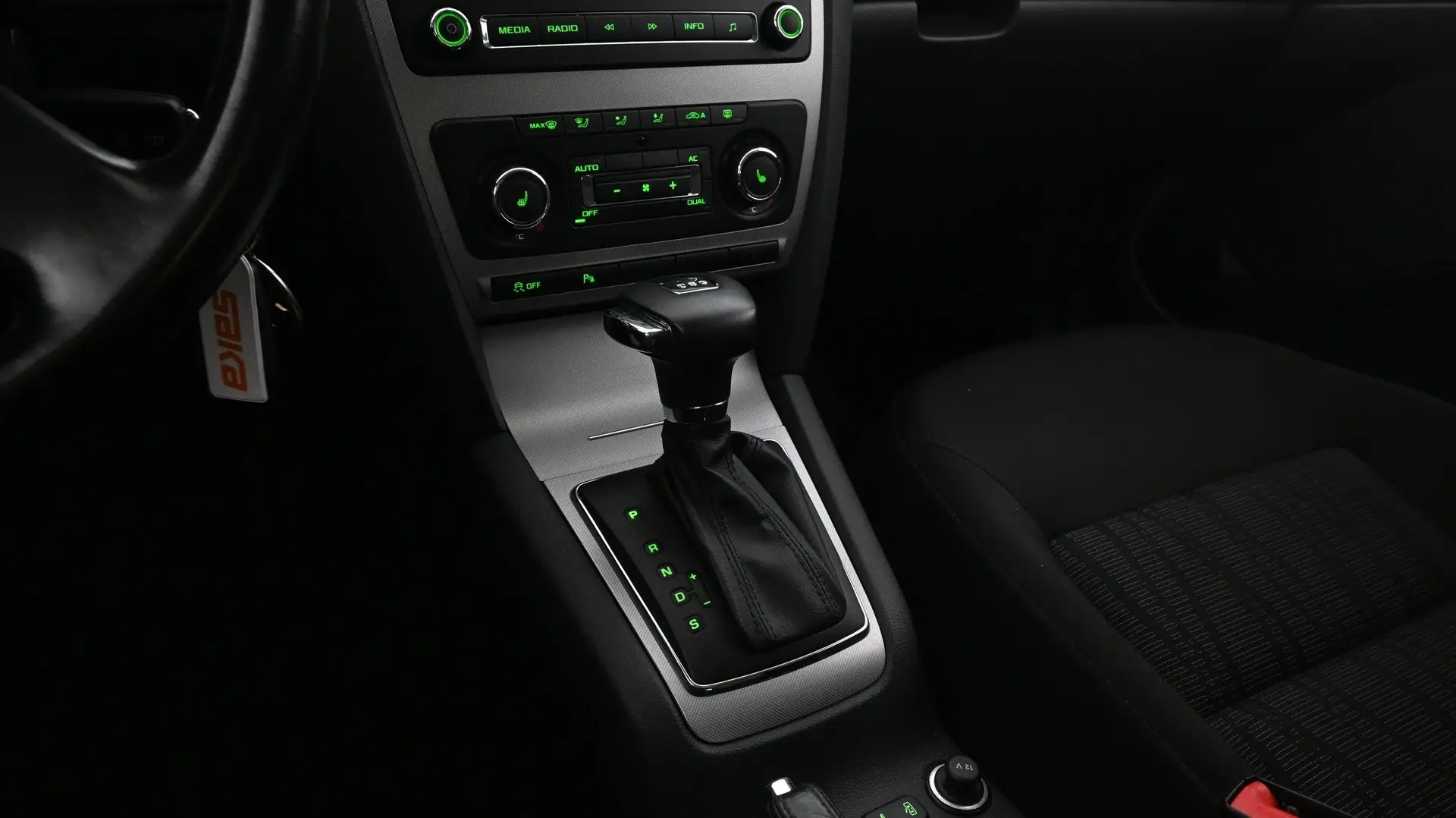 Car Image - 6msjWjLb3S19u5WtiUzpVm