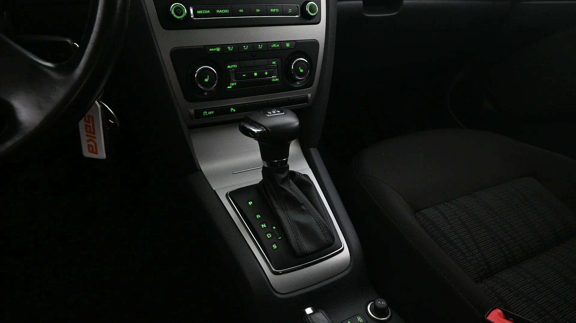 Car Image - 6msjWjLb3S19u5WtiUzpVm