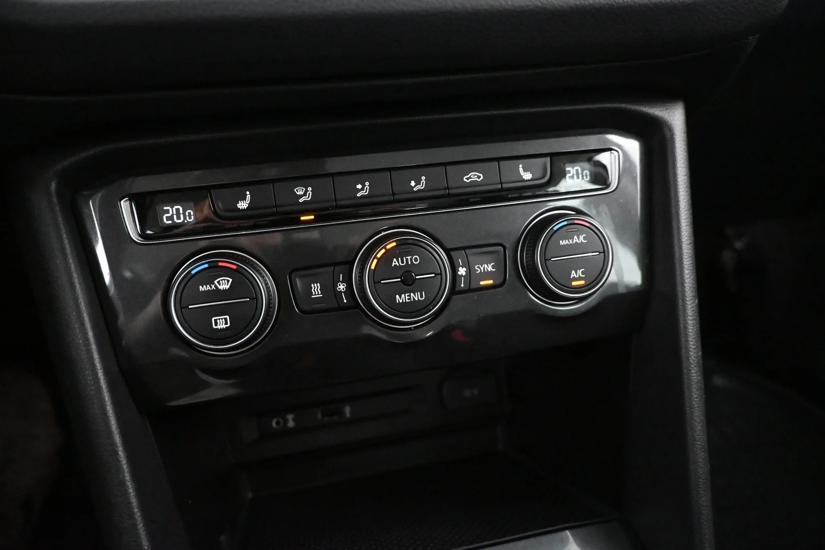 Car Image - 4QMIedHFe9Wum9YnjI5J9G