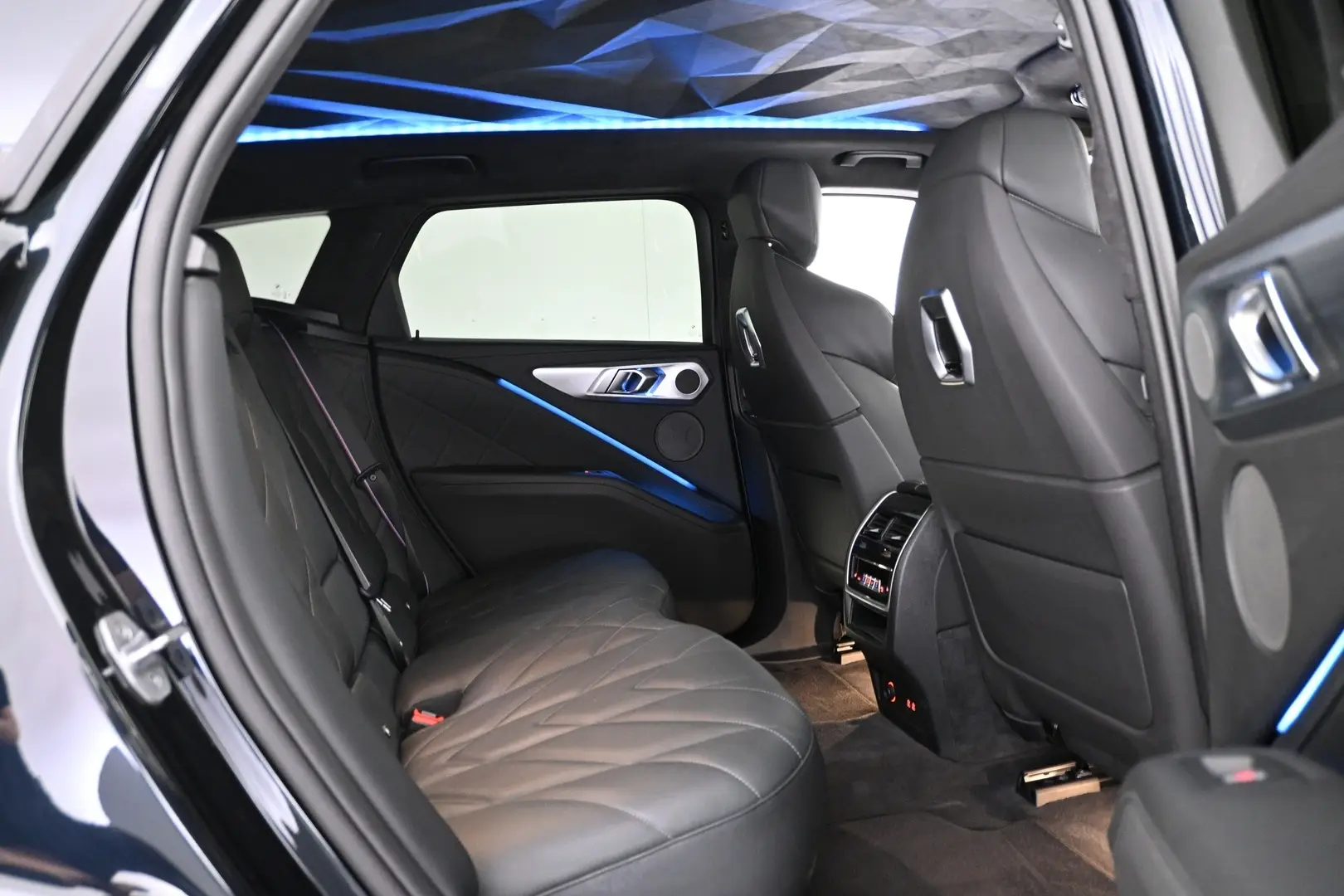 Car Image - 55aue0352q9y92yGLifWpl