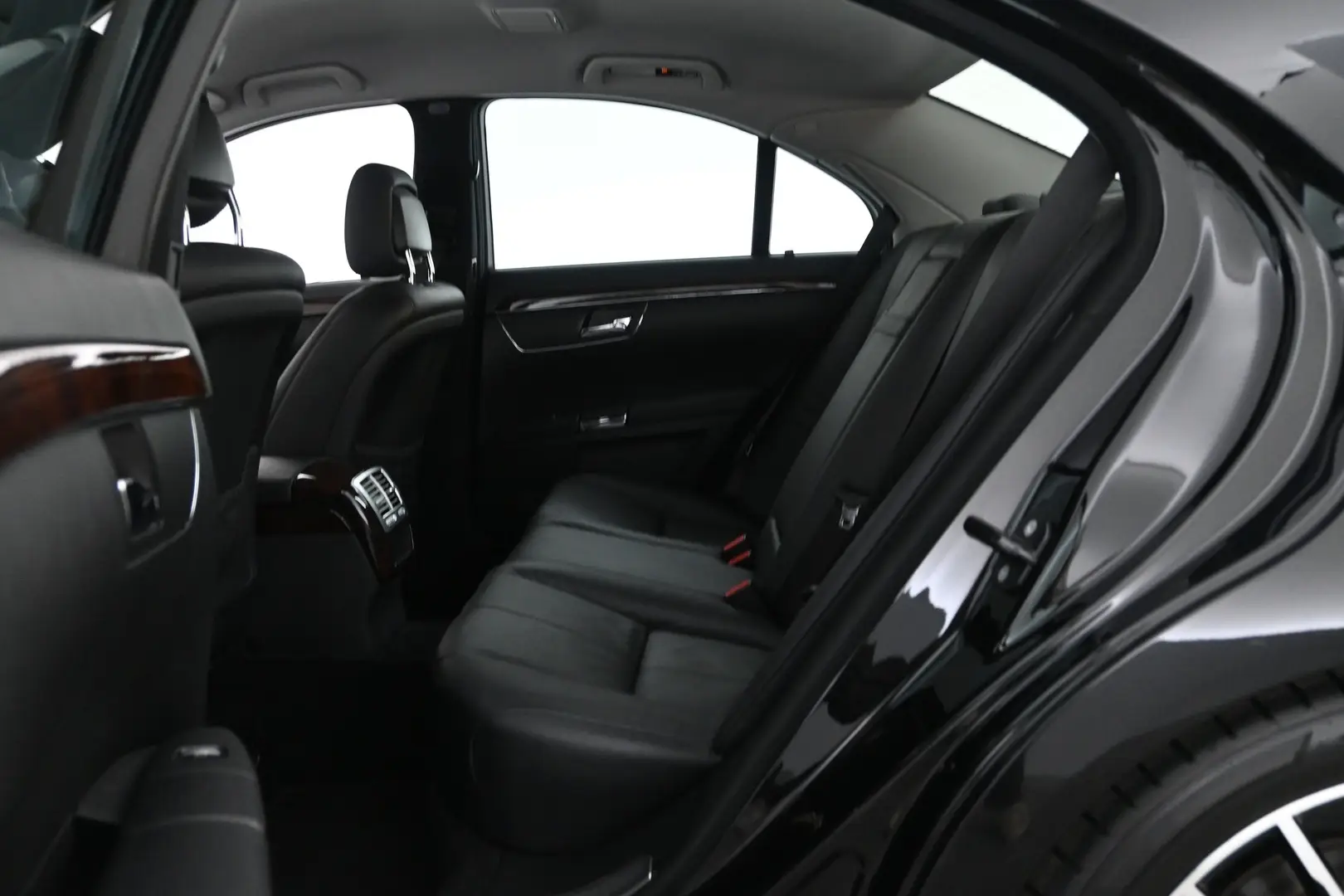 Car Image - 6I3wf5kPLuSaazfxho3CTl
