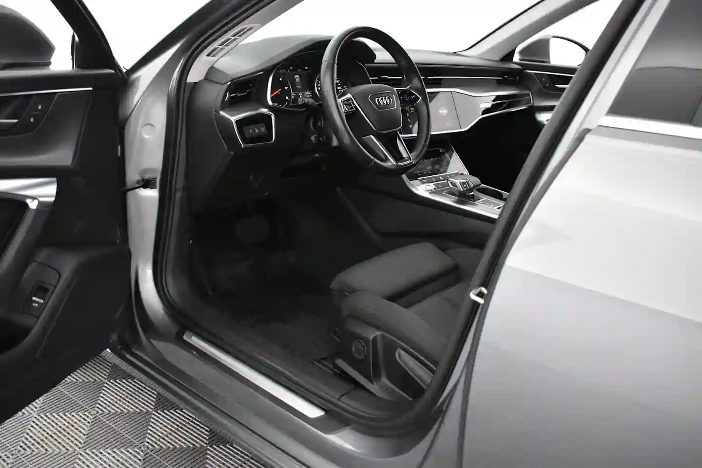 Car Image - 27AYYcfueMlFSNauootpJB