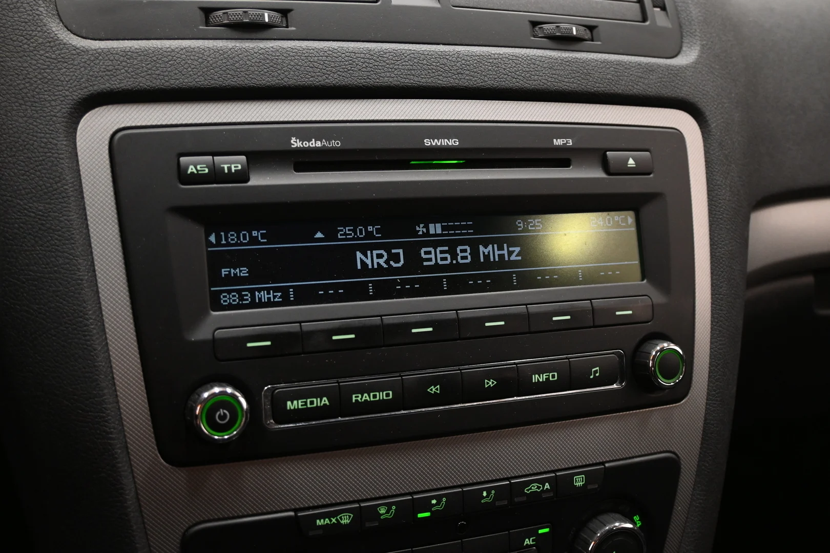 Car Image - 5stNttfri30WSpi3GGxLUg