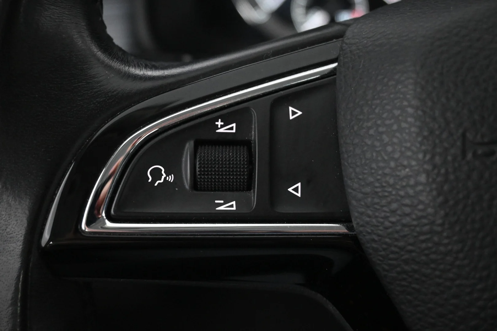 Car Image - 5DtuxscPTD3RSYUuevn1hH
