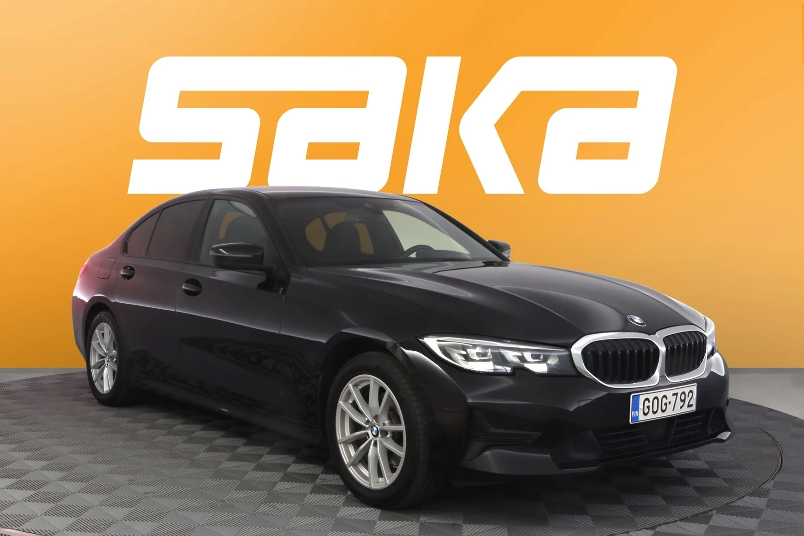 Car Image - 7iaKg6CrznIr3WbaizKmhO