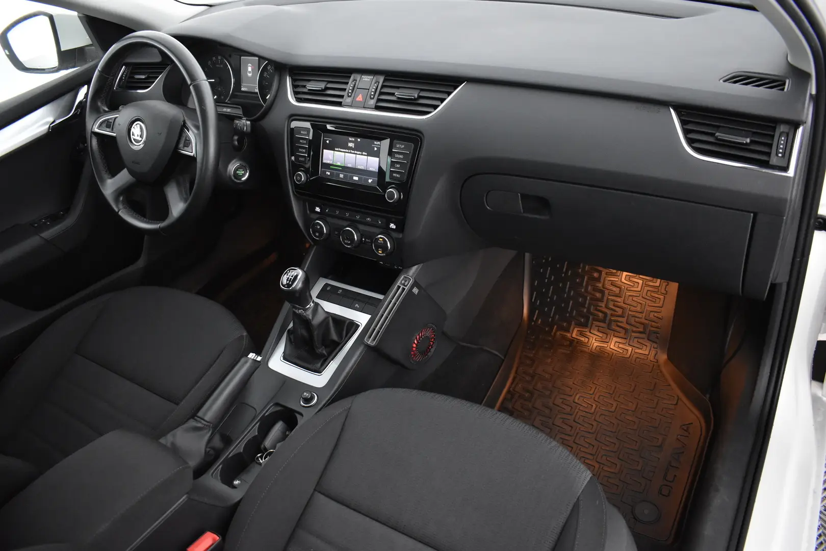 Car Image - 41kXL2qFTcYrToGRmebDNe