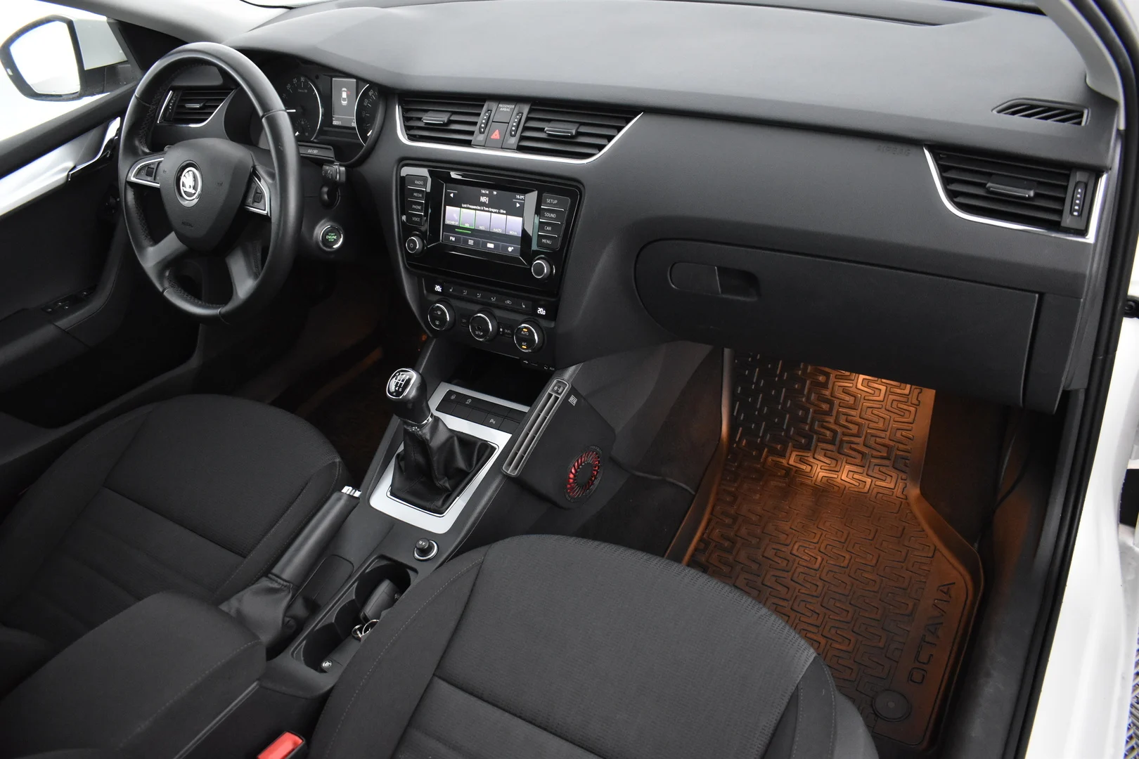 Car Image - 41kXL2qFTcYrToGRmebDNe