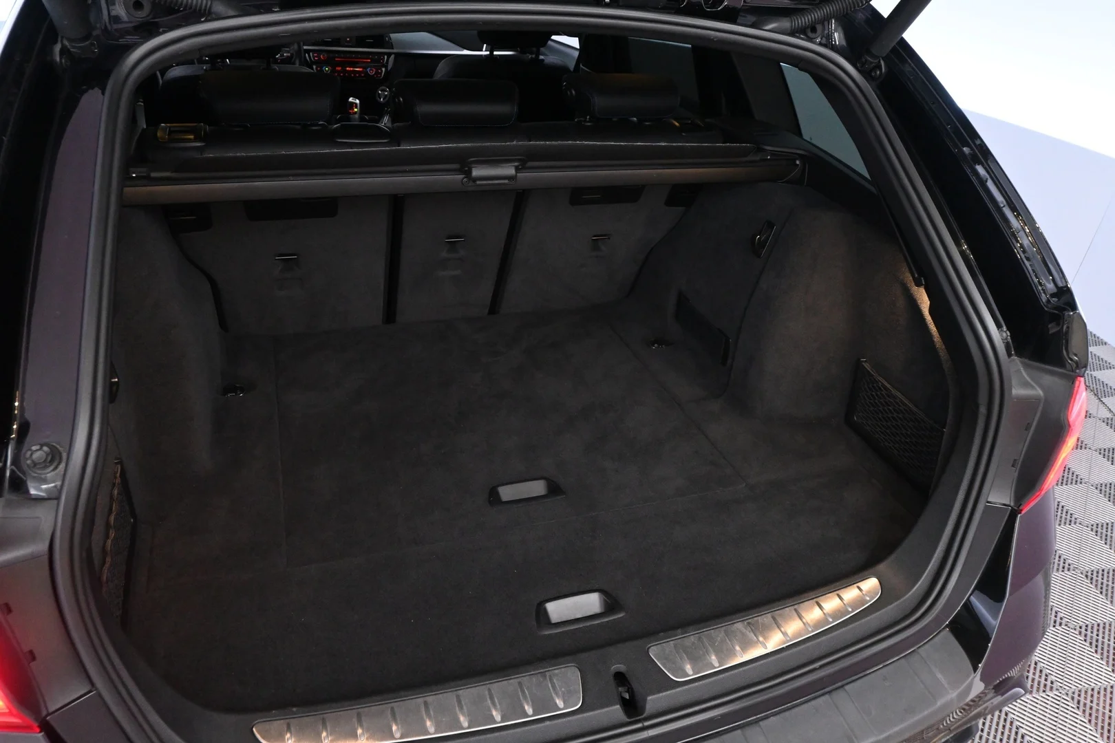 Car Image - TjogiwtxVqiDgR3Yuo0v5