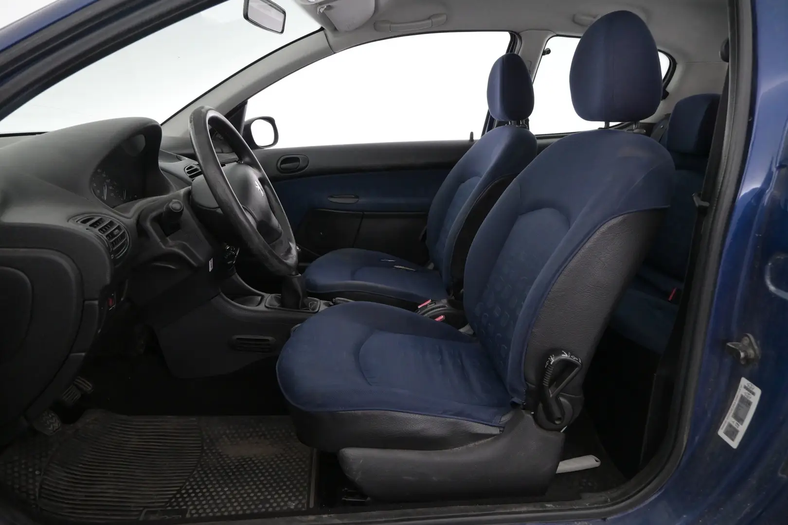 Car Image - yrDOatg1eYospqfY0FkOf