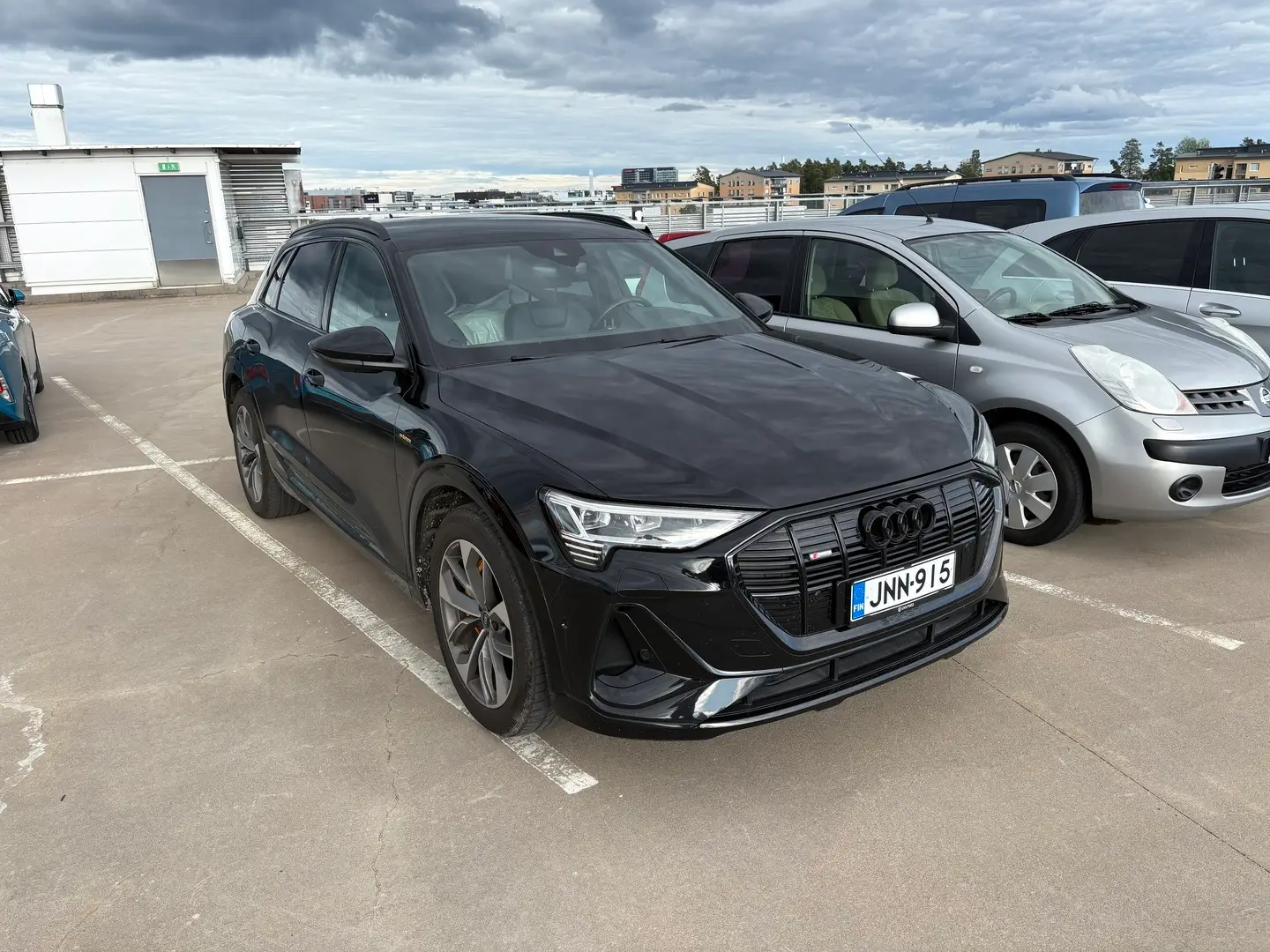 Car Image - 7zczV0mPoDOZmAfujXB7Fn