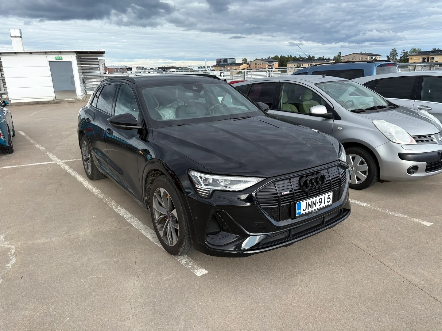 Car Image - 7zczV0mPoDOZmAfujXB7Fn
