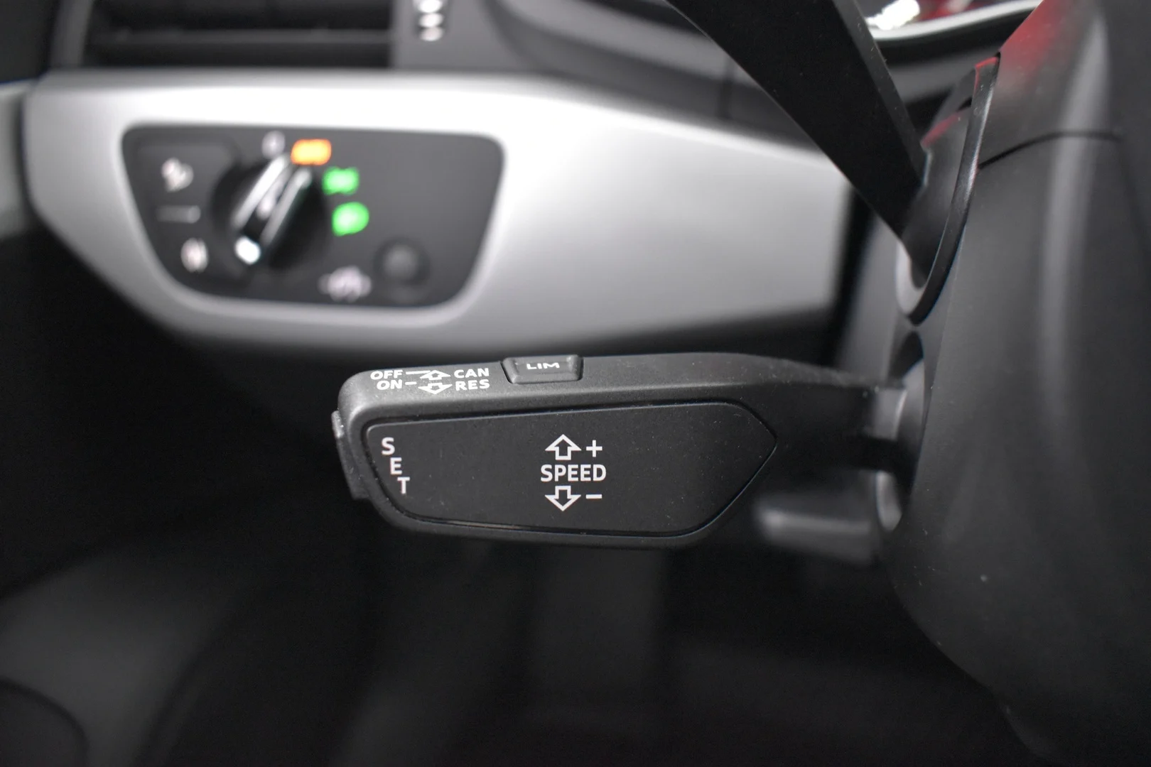 Car Image - 37bQNpfaFR9haYB18w31TM