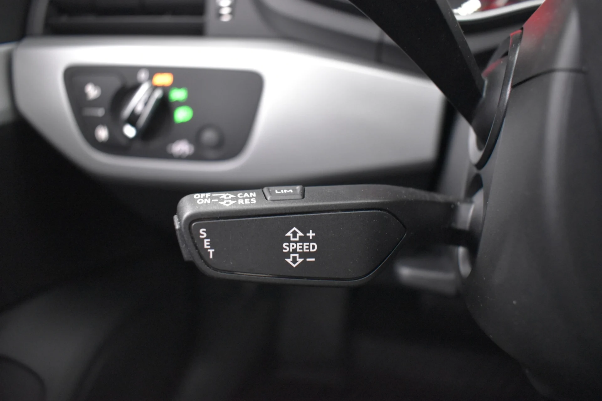 Car Image - 37bQNpfaFR9haYB18w31TM