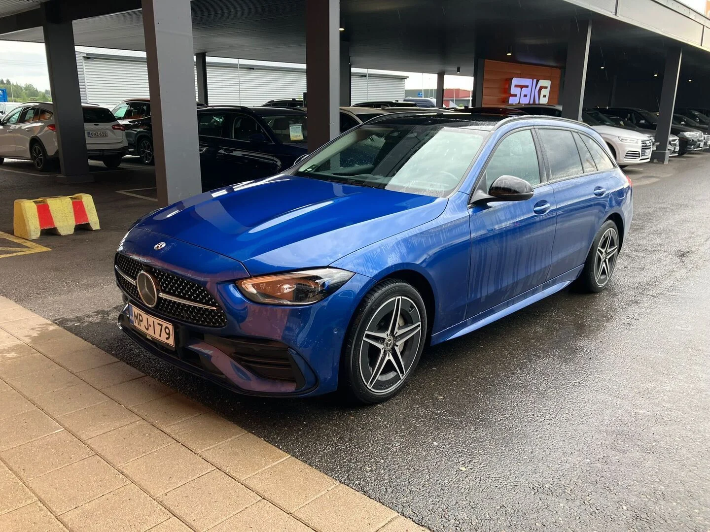 Car Image - 5Sm8m8gaxpKEenLIoS6U8x