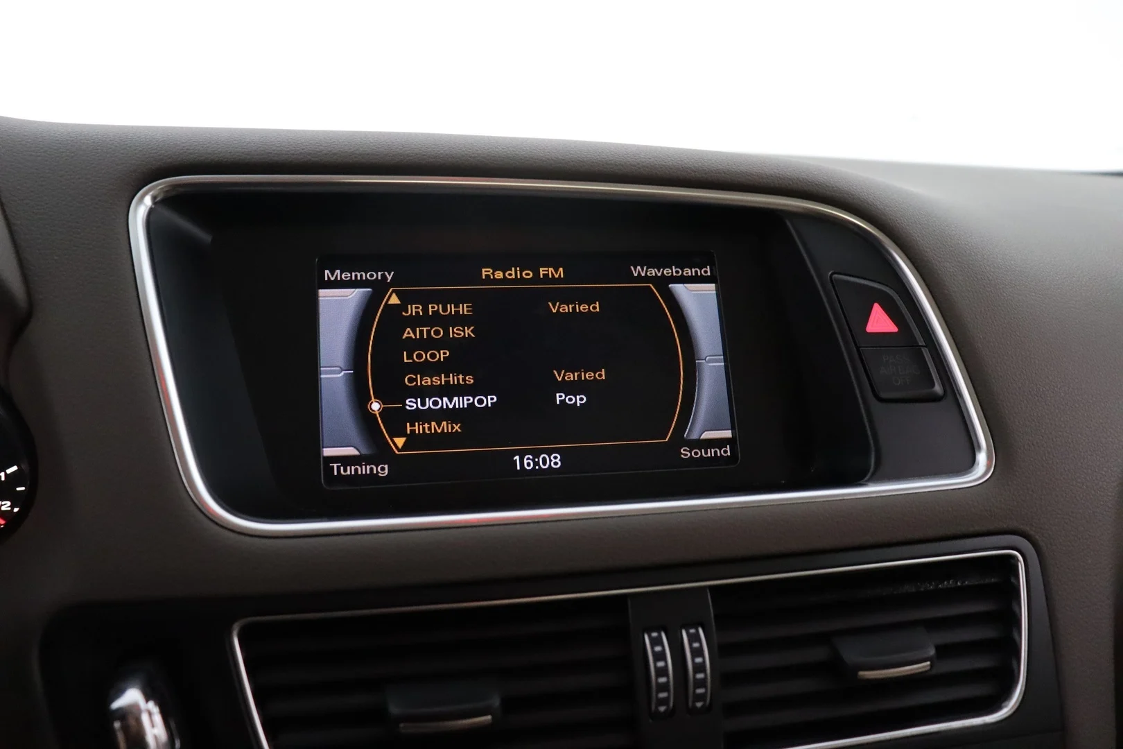 Car Image - 1ti7EGeaTqwwJhkEdC23jF