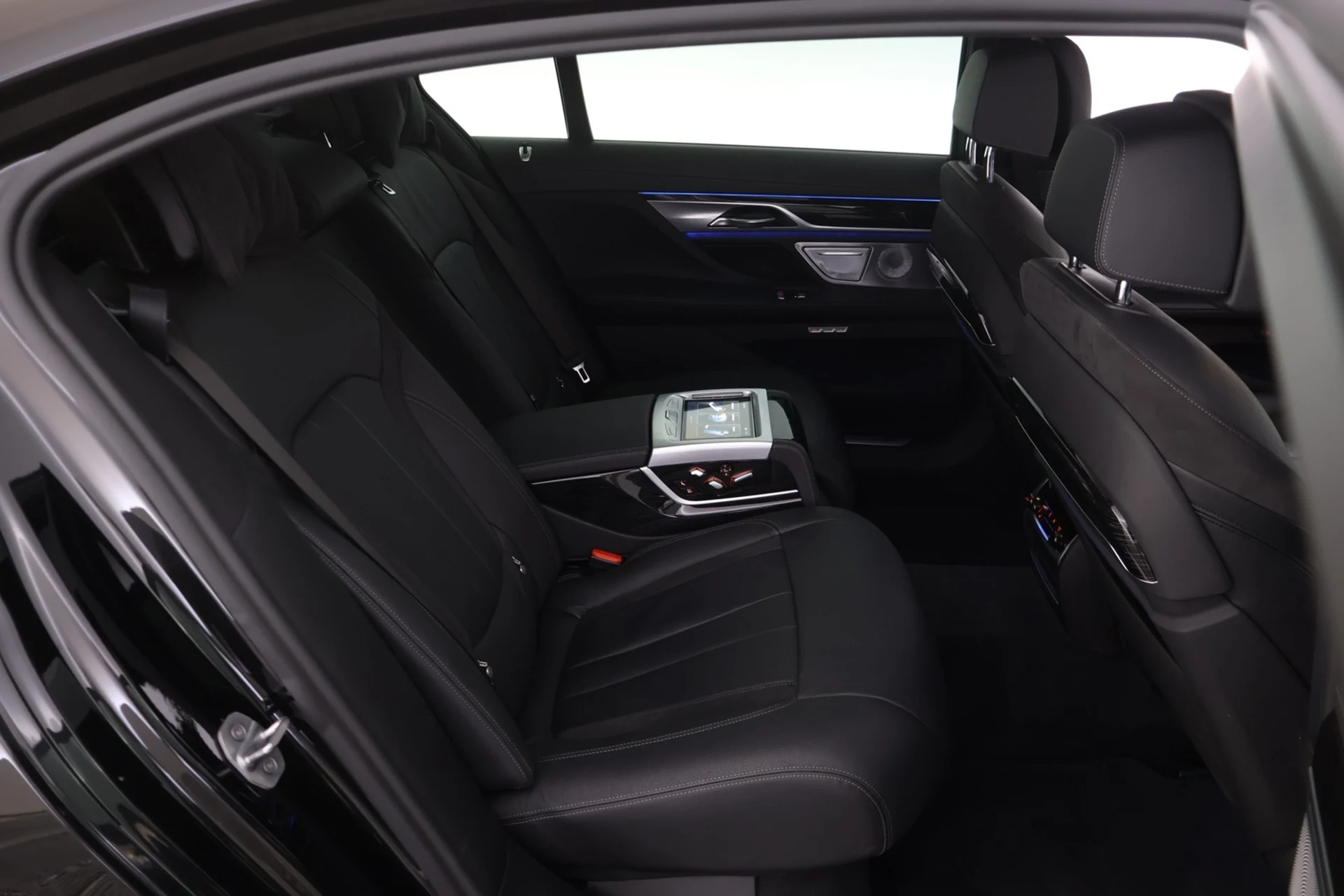 Car Image - liVEyLGqy73B1bmfjZ2No