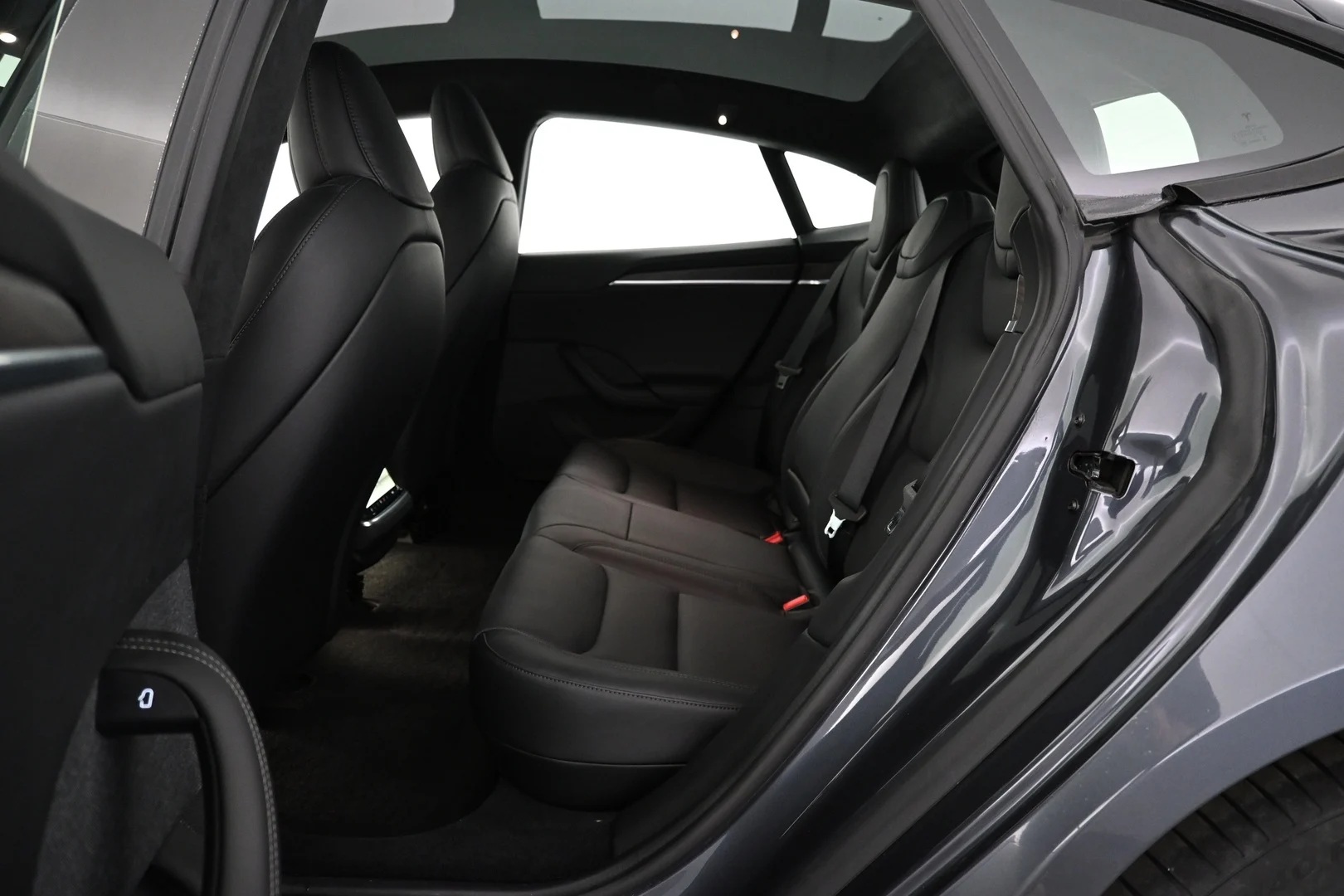 Car Image - 7kbRt0kGRE7isqF990QnTN