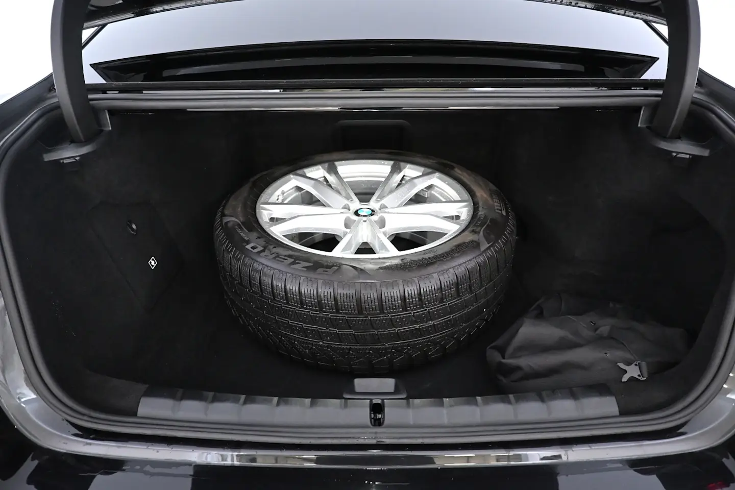 Car Image - 5az1c4F94aKq9M6FX9n1zt