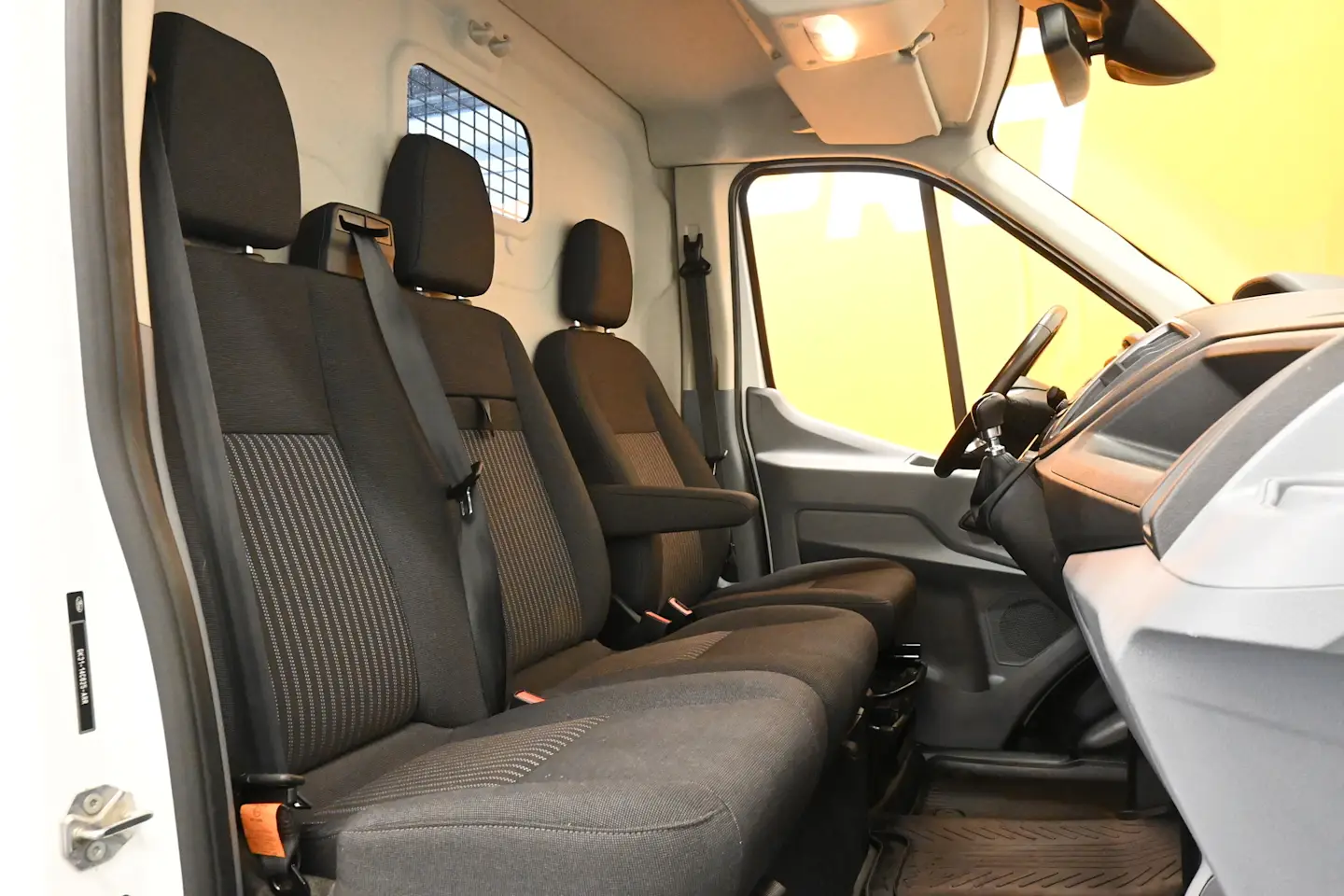 Car Image - 75iWdXy6iGctApQmotxu58