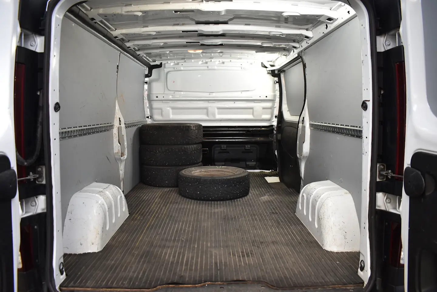 Car Image - 603JIAFirQkOfjX2TMw6bs