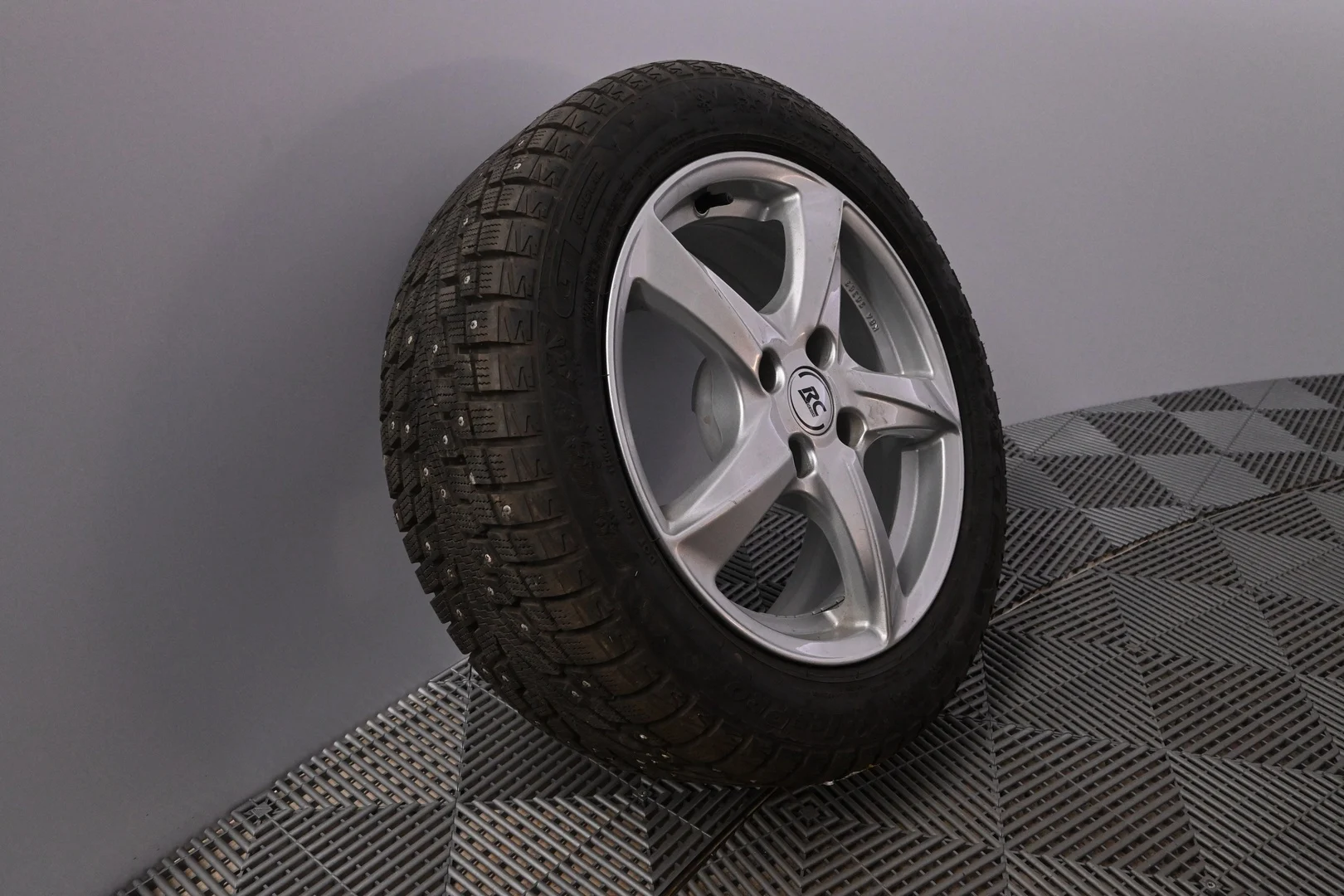 Car Image - xqlHiyB3ajRM6RiQARzM0