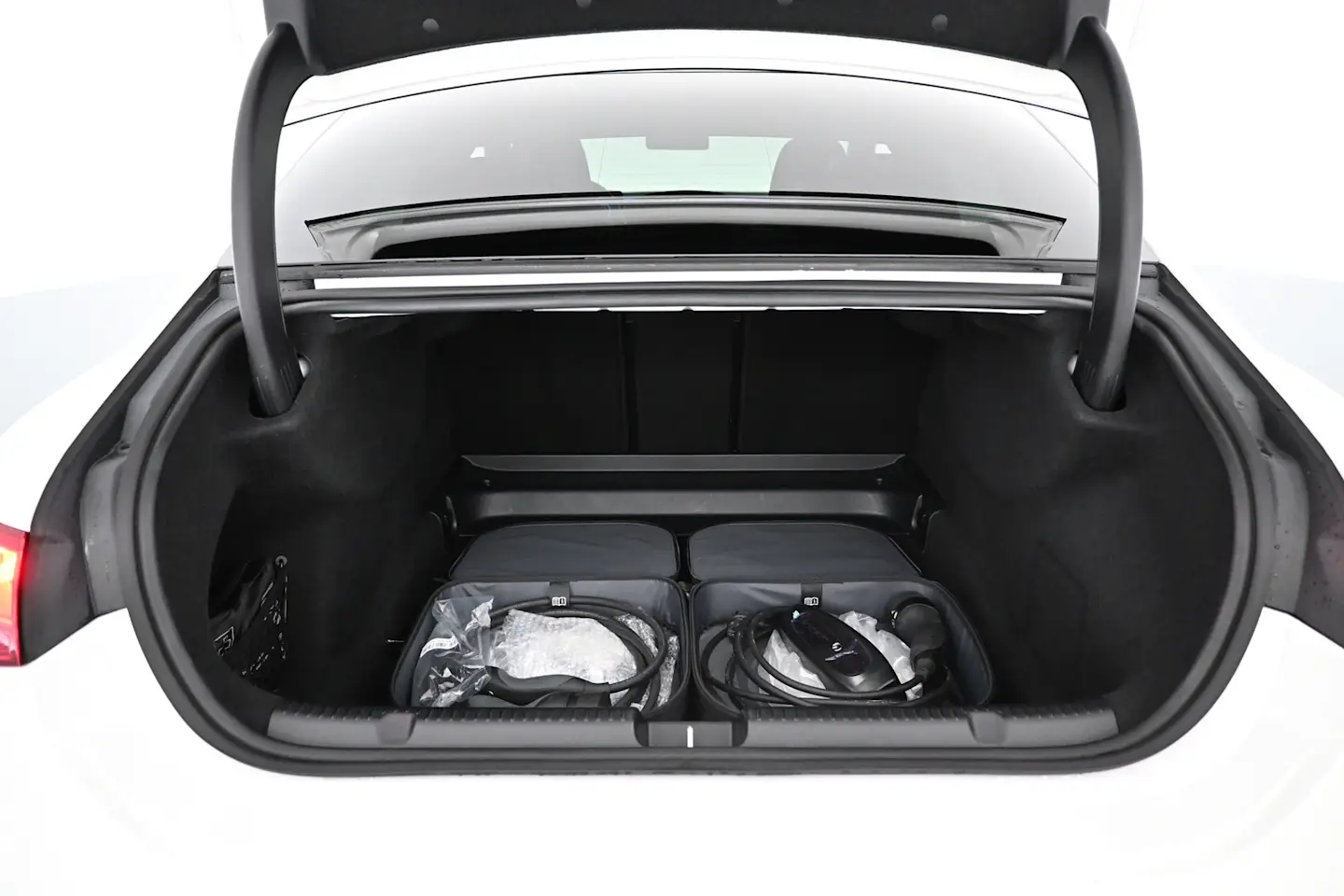 Car Image - 4qCFsJLHEQYdMk4gBM8ISd