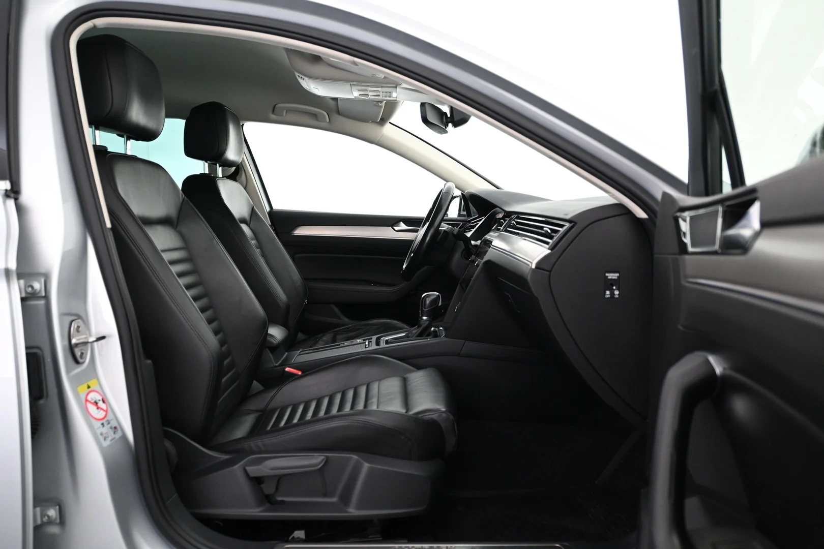 Car Image - 5ECp5sTZh1Y8qv6OeWvTre