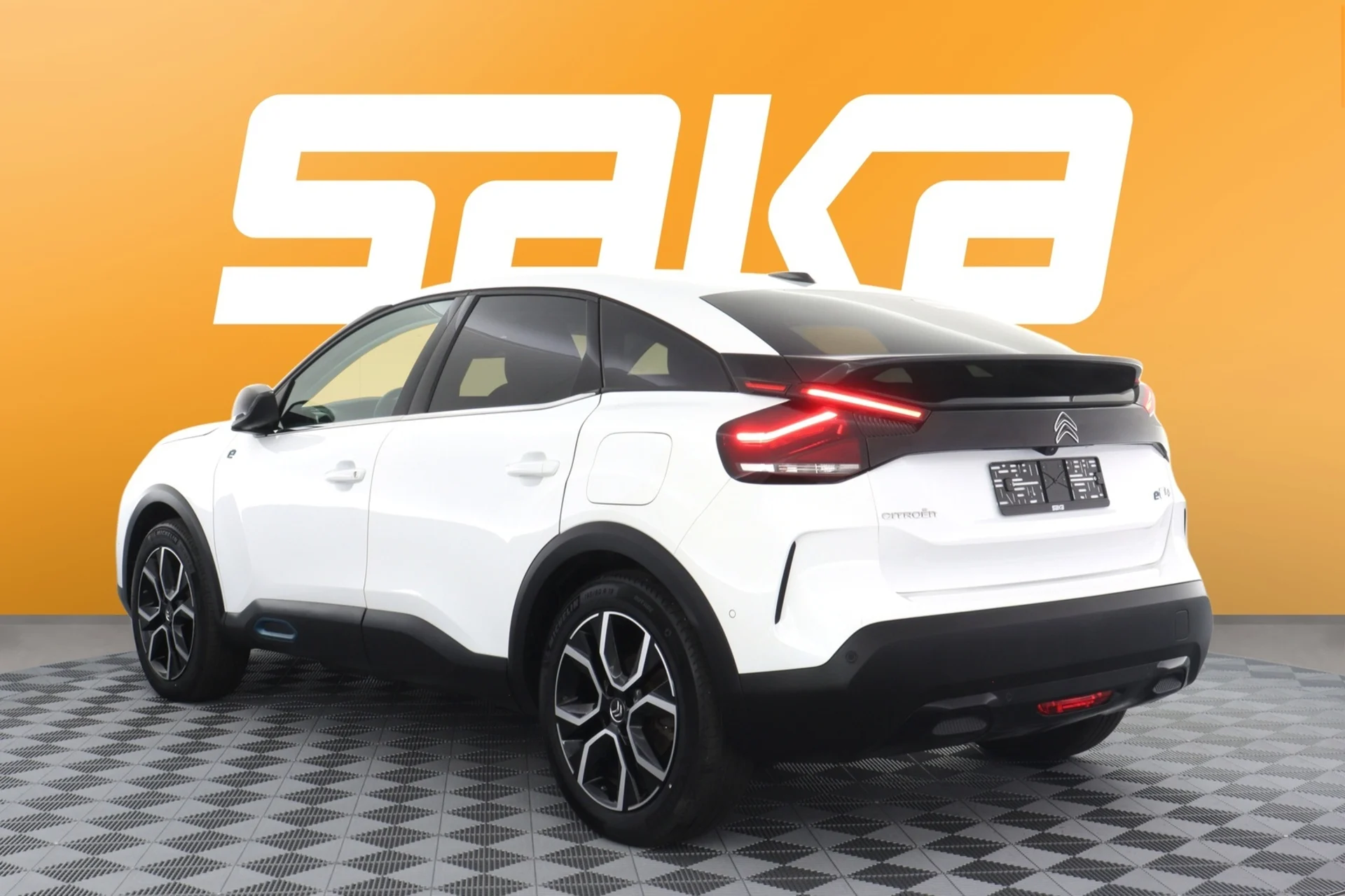 Car Image - 3eUv8X0m79eqD1jYcxlUlr