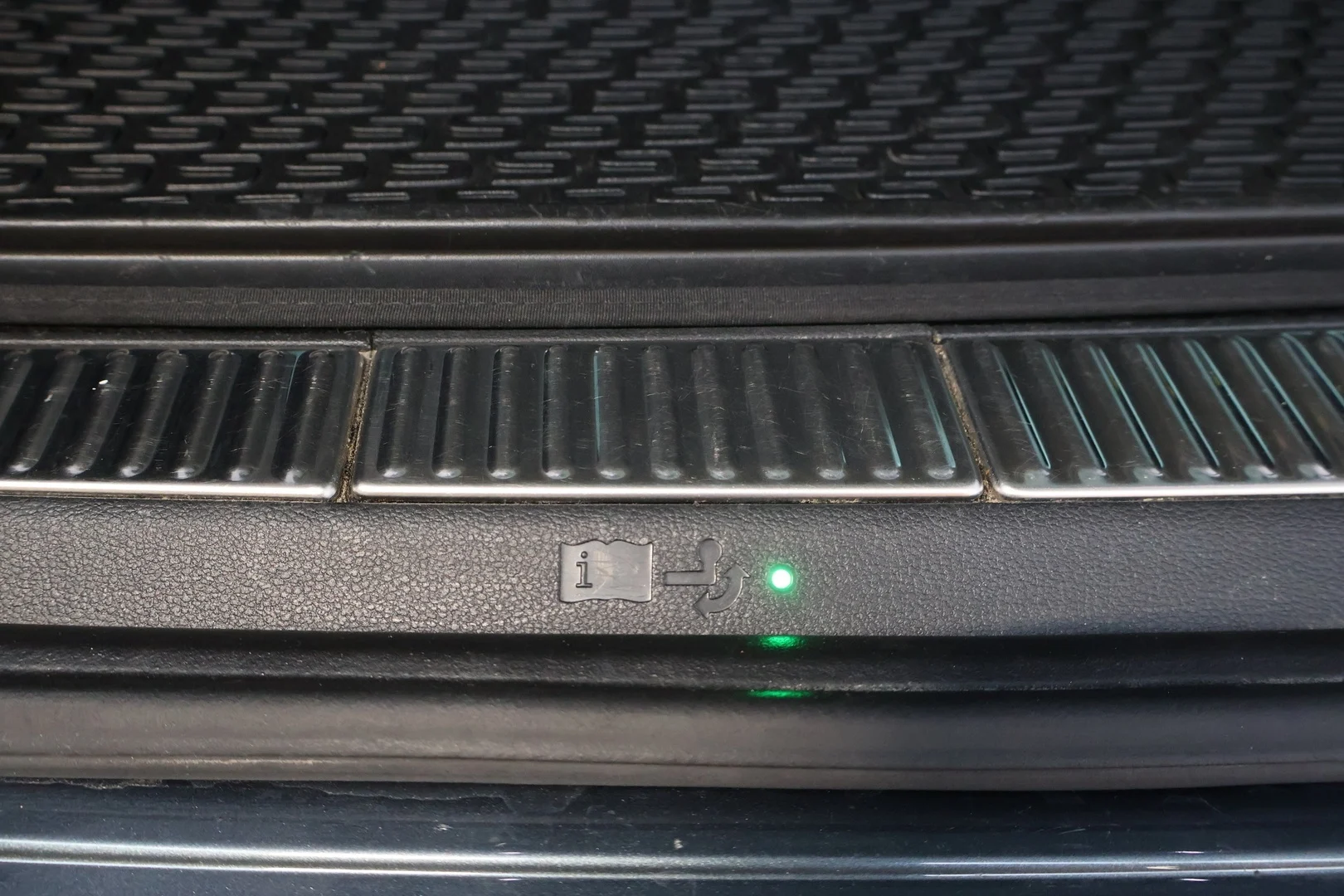 Car Image - 7AMkuqcvSY9Uqzqf9McnNr