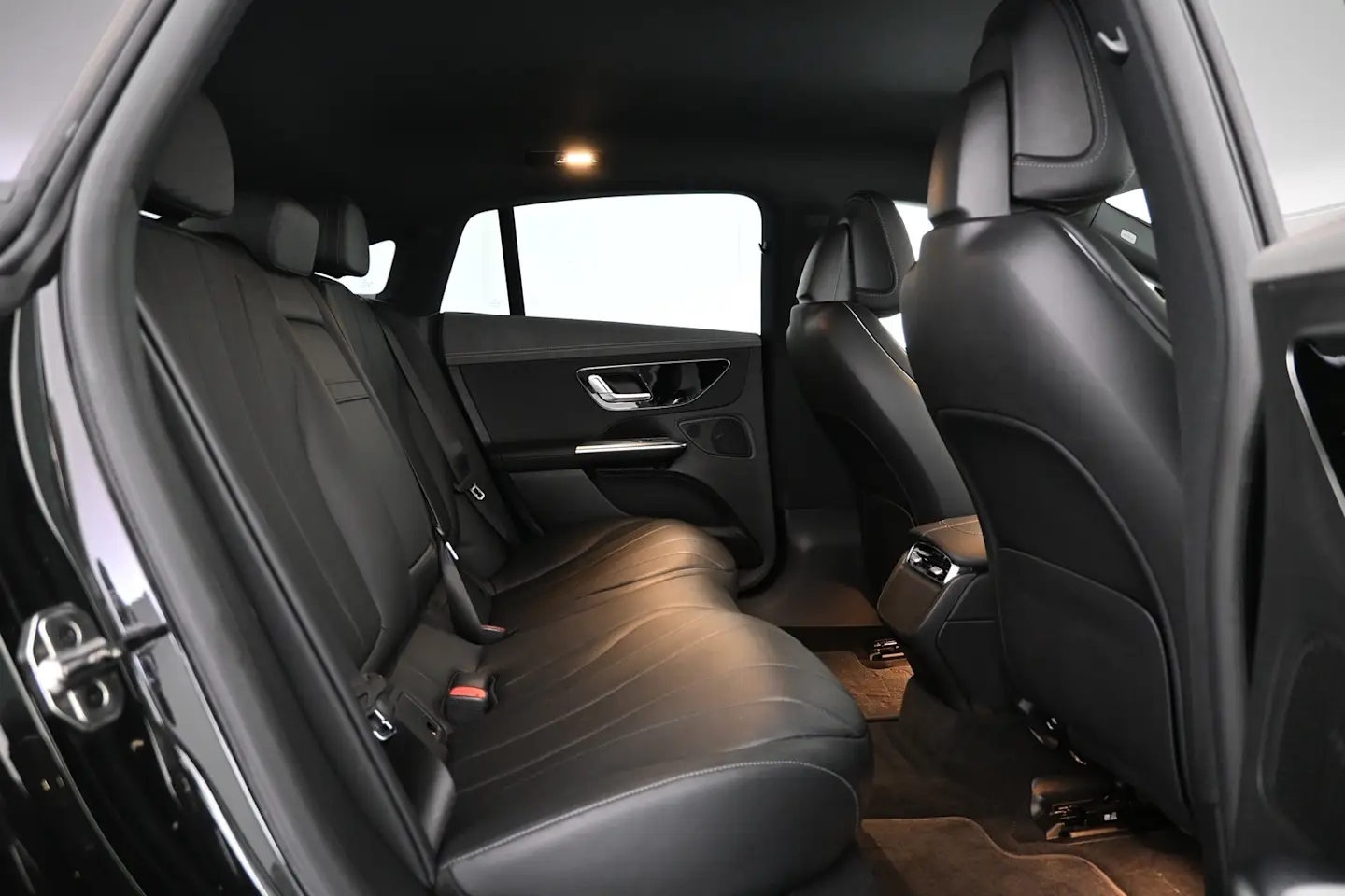 Car Image - 2U7ScRCSQmsp7F7KSw8smv
