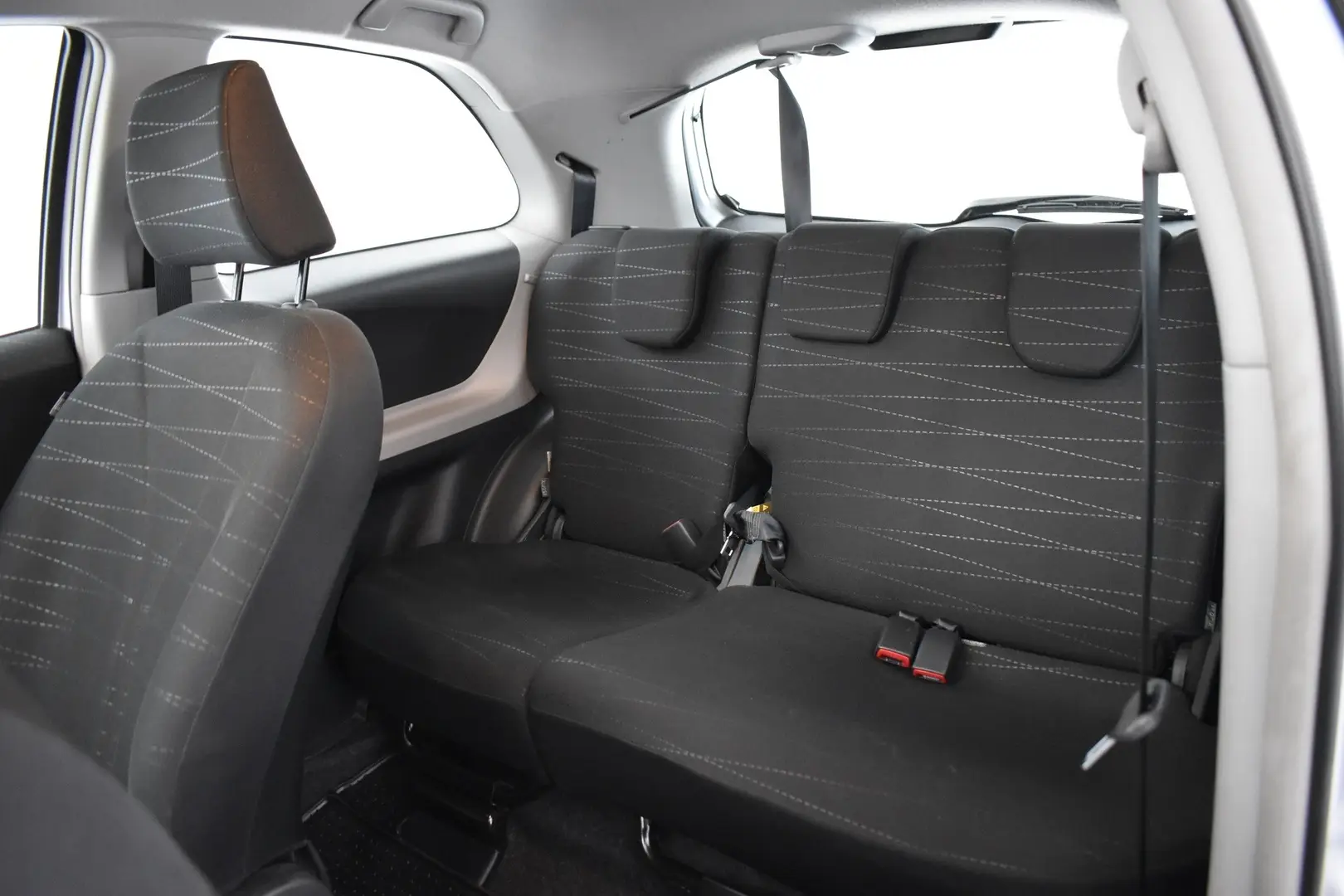 Car Image - 7lt3pCQdxMYRGBvQH9Ezv9