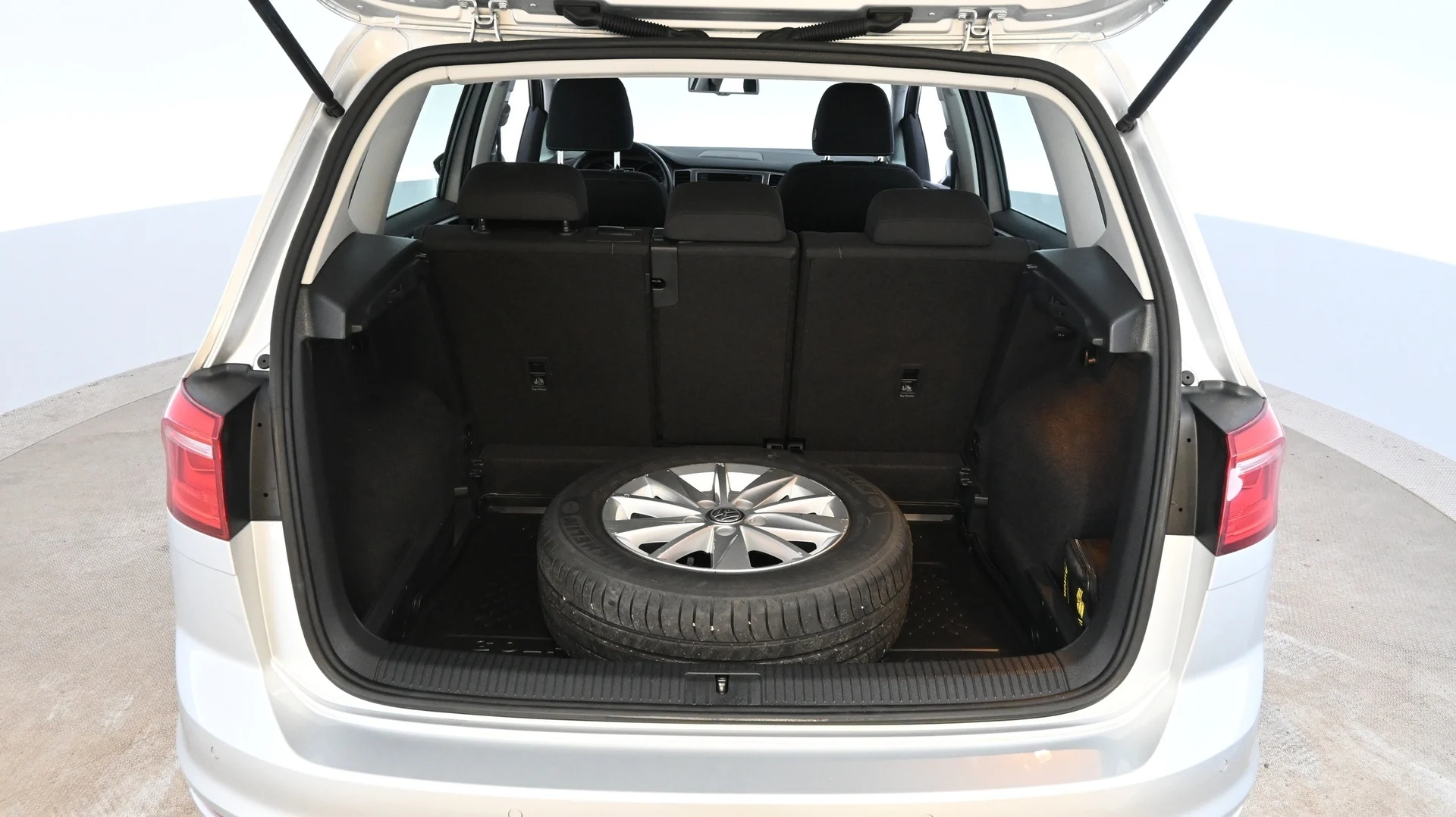 Car Image - 7oD7sFnVH0ZRedHcxm3Ger