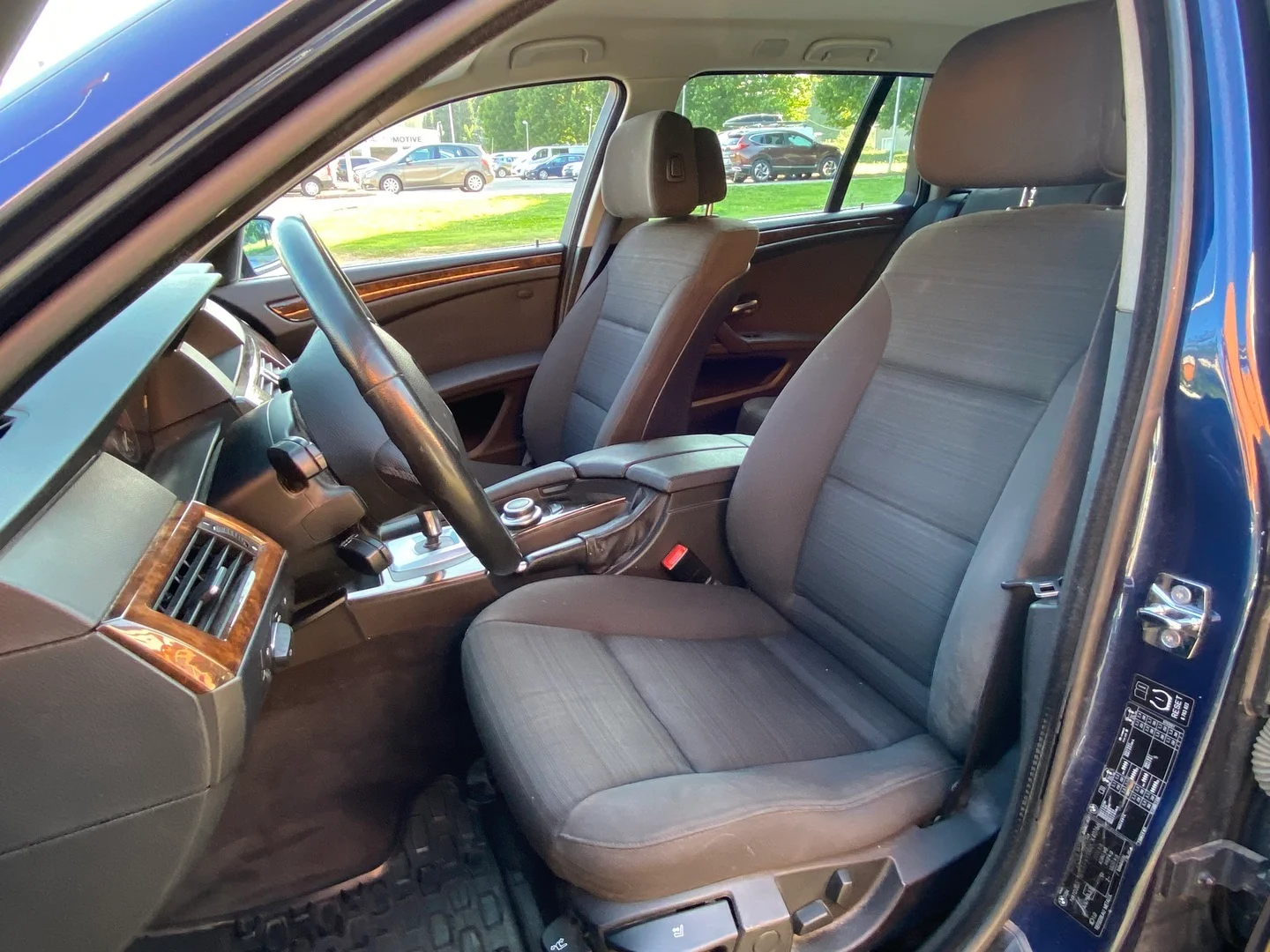 Car Image - EGrX7mgHIlW8g0B75oRCE