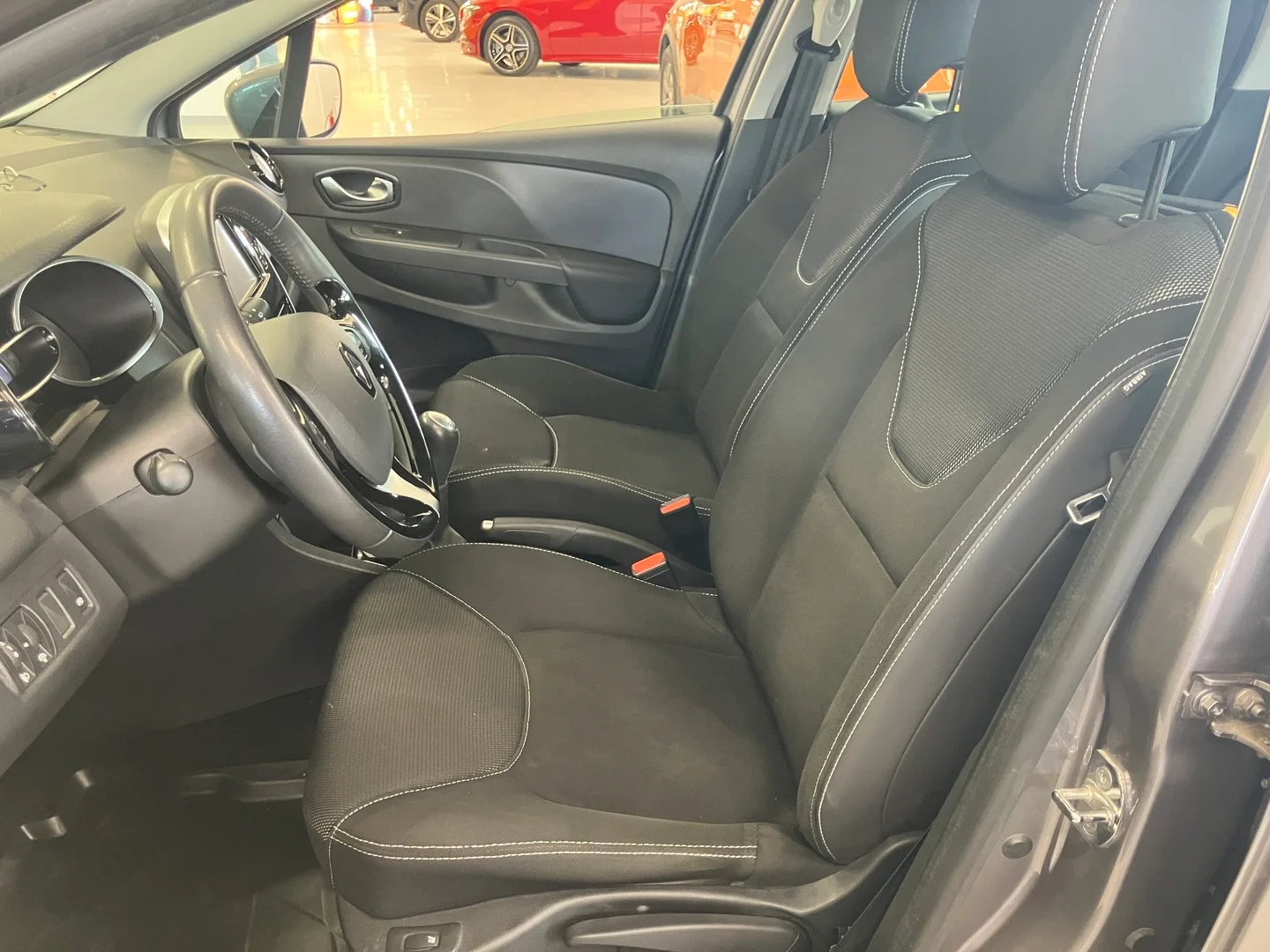 Car Image - 010lIw9sbrj9GE6Dl67cDP
