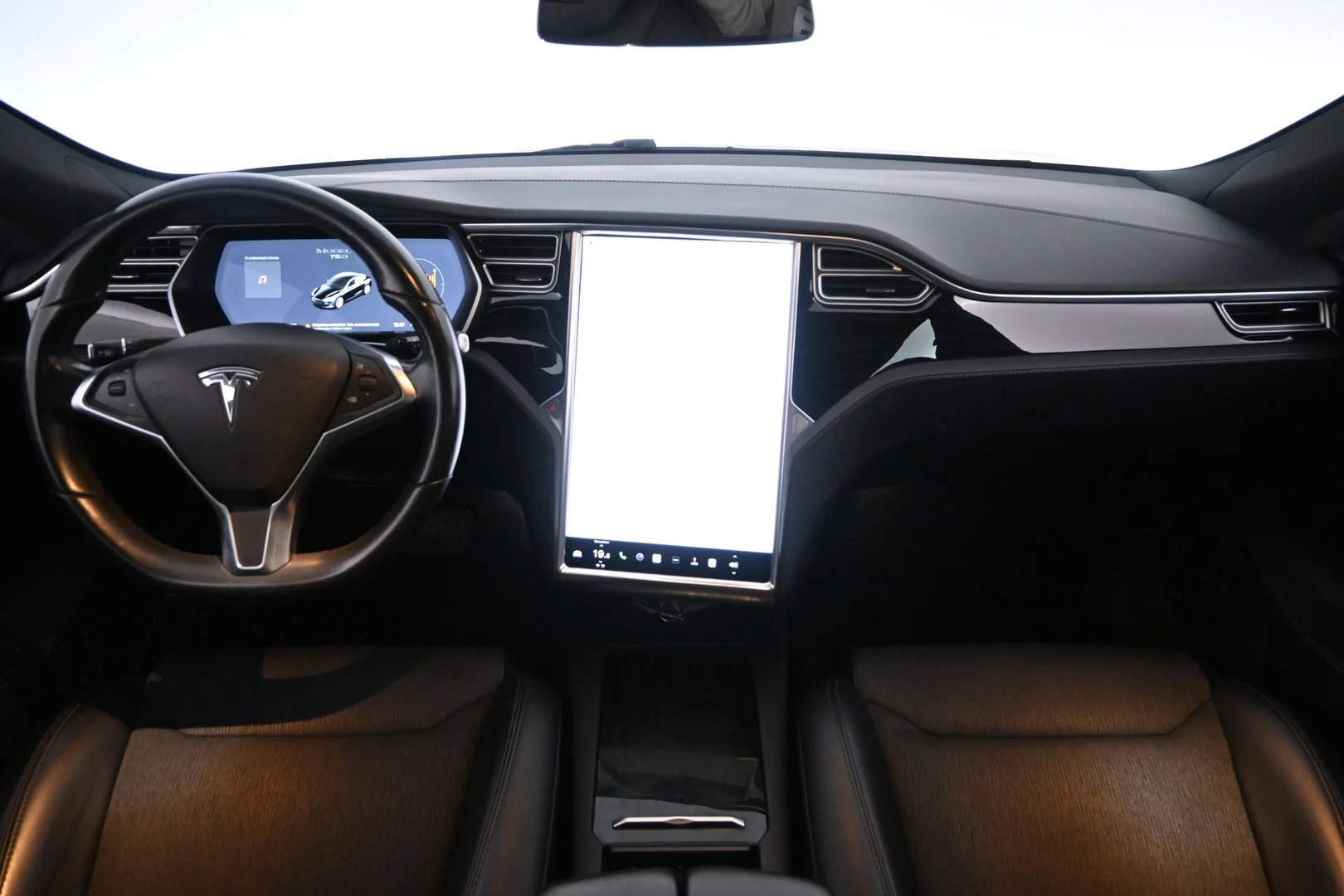 Car Image - 12vMNPaKT7uRSKqpDzD4jy
