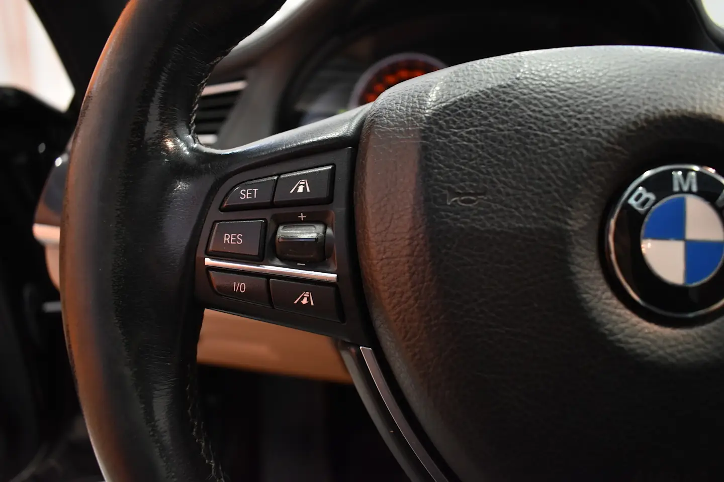 Car Image - fmU7IaI1vwipYcn9VYN94