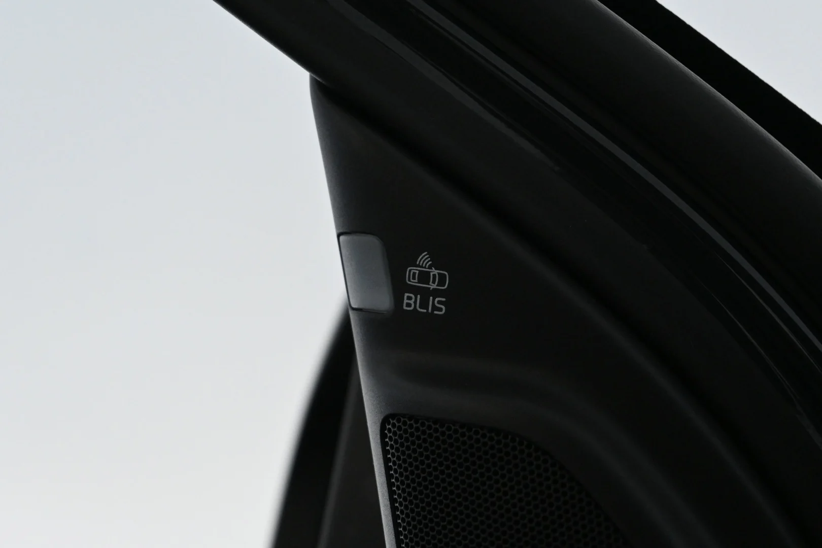 Car Image - 4yEr757Z26iNFGoa9sbzdj