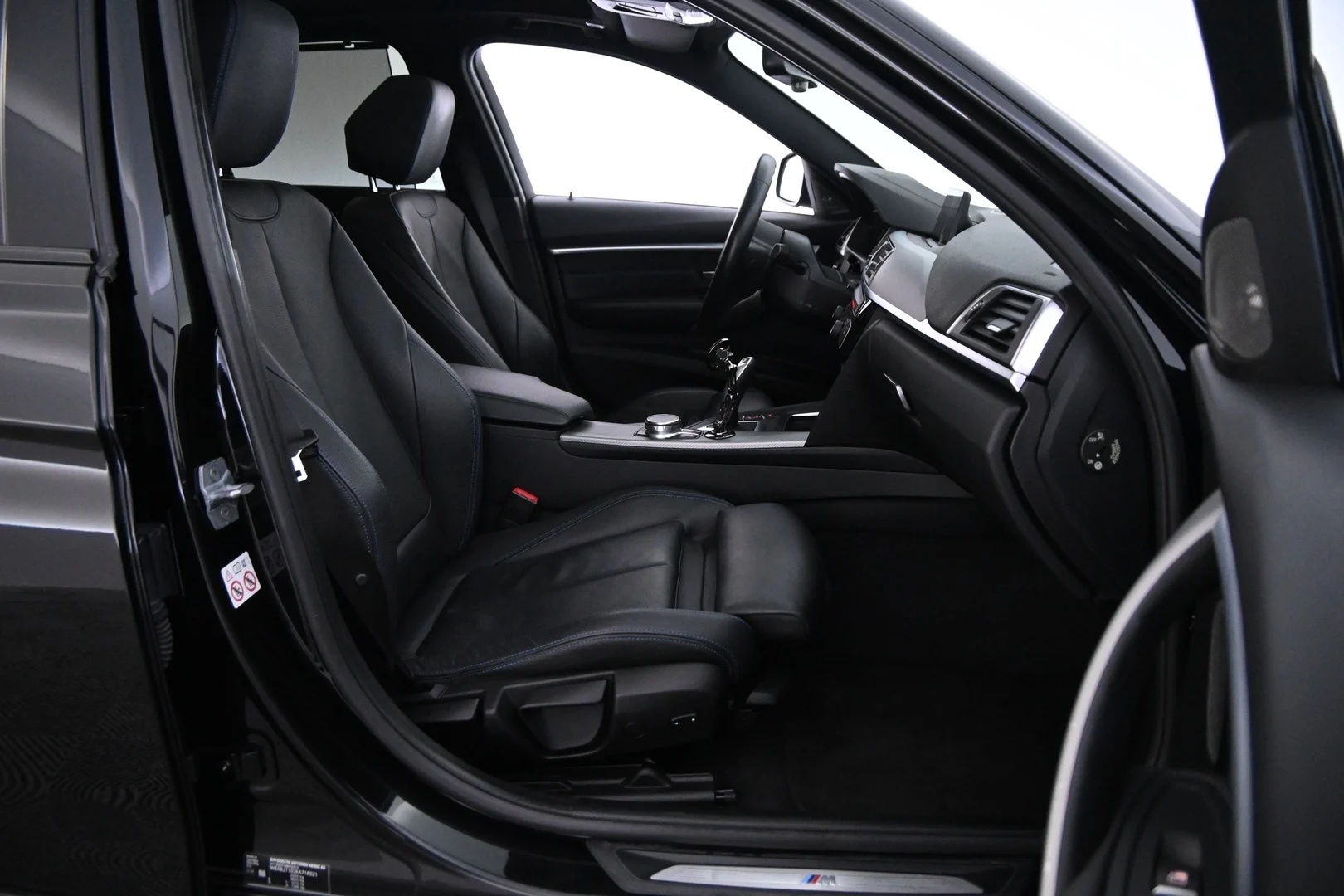 Car Image - TjogiwtxVqiDgR3Yuo0v5