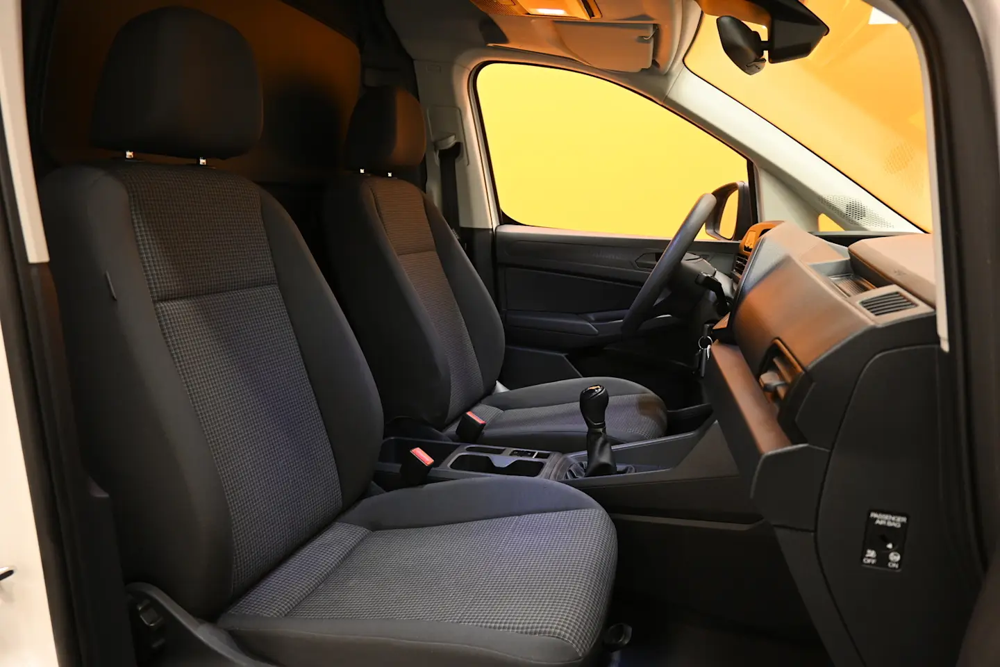 Car Image - 2t0pJD5E1xSzvaCYnbWIEj