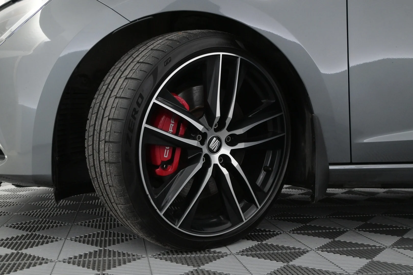 Car Image - 1A2q8cknooMr80zCco6LX3