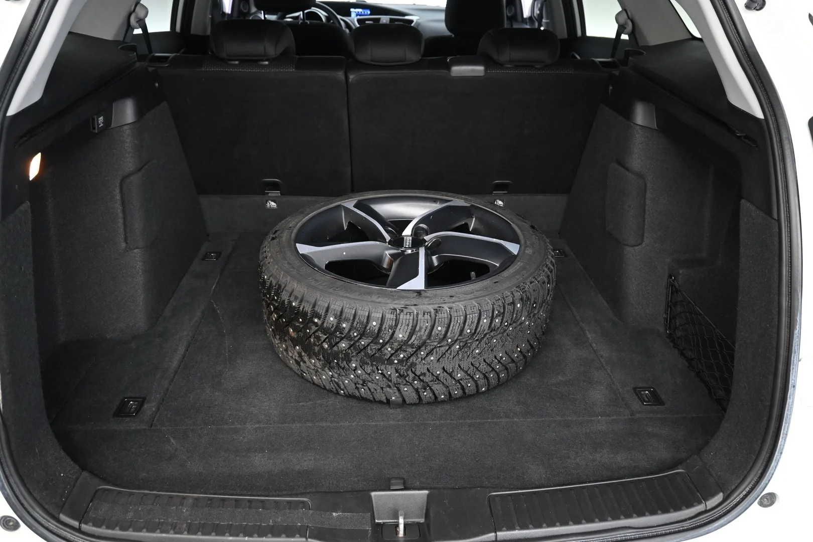 Car Image - 4r8Al0g90pnVeEegpDTiha