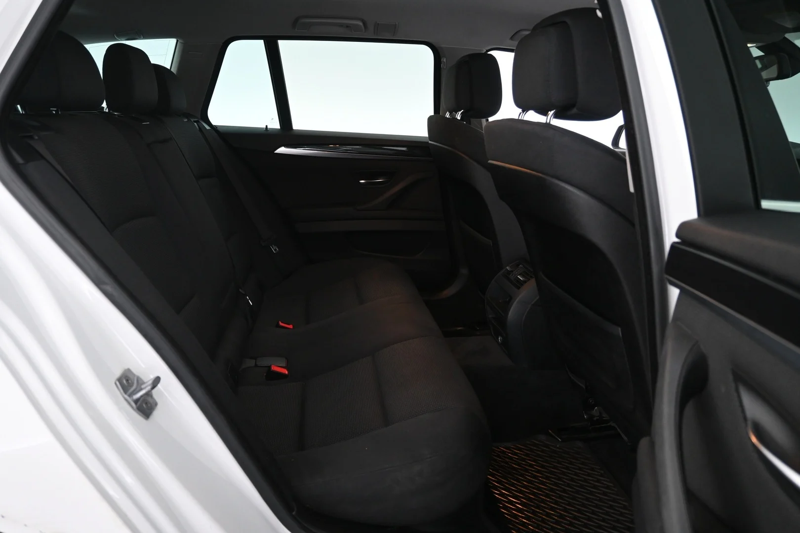 Car Image - 57jv7LJS6mgnuV9msLl5iX