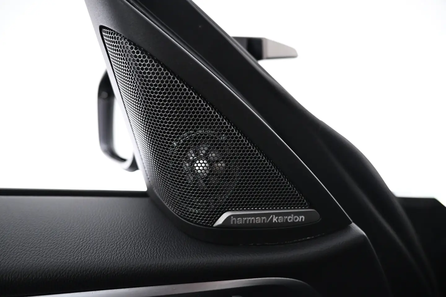 Car Image - cNCH0AfNO4W27wBDvNmzw