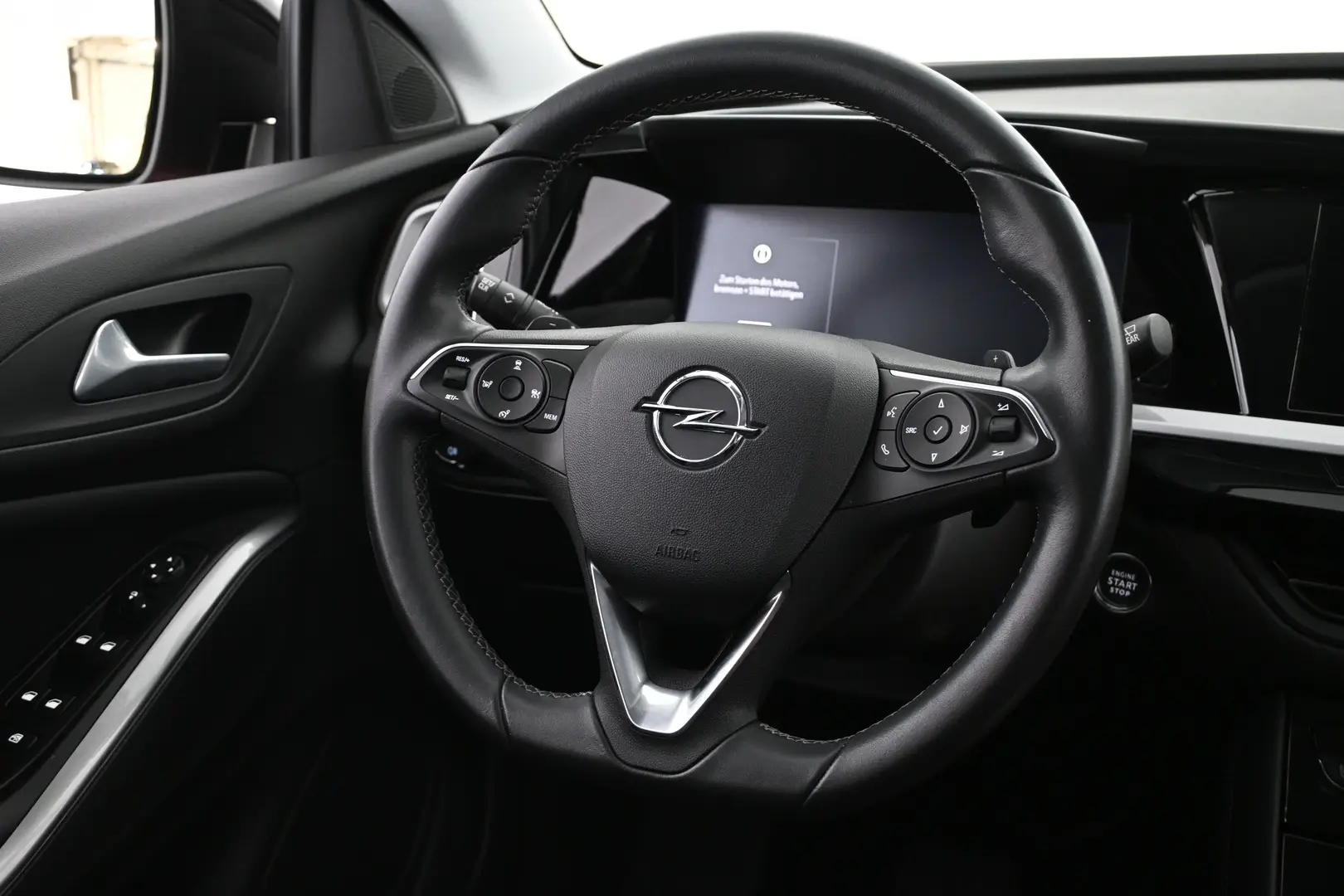 Car Image - 5gUNmaD8RjTUQeDadBL8XI
