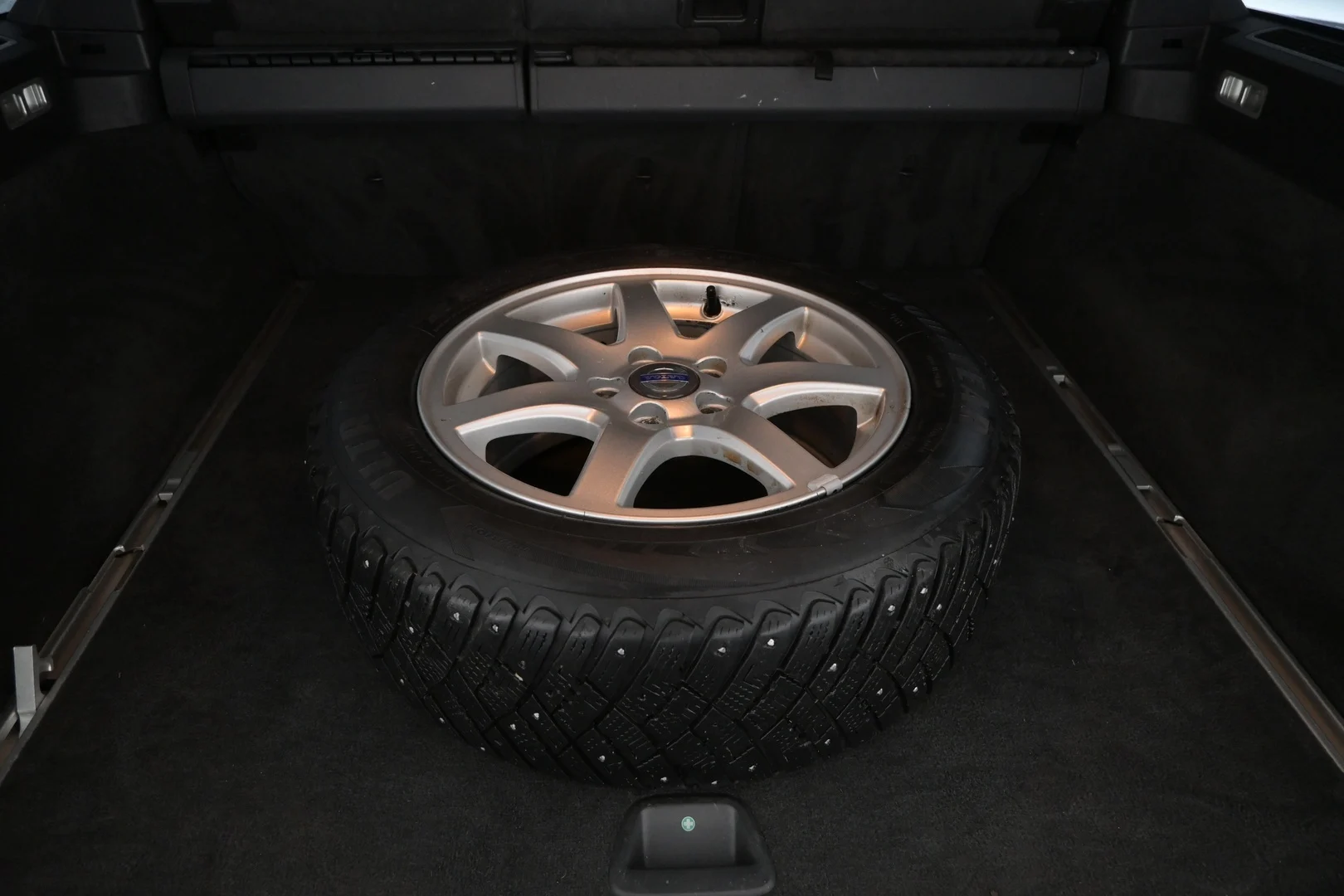 Car Image - 41NHZBhLTRVrGuUb1cRqAl